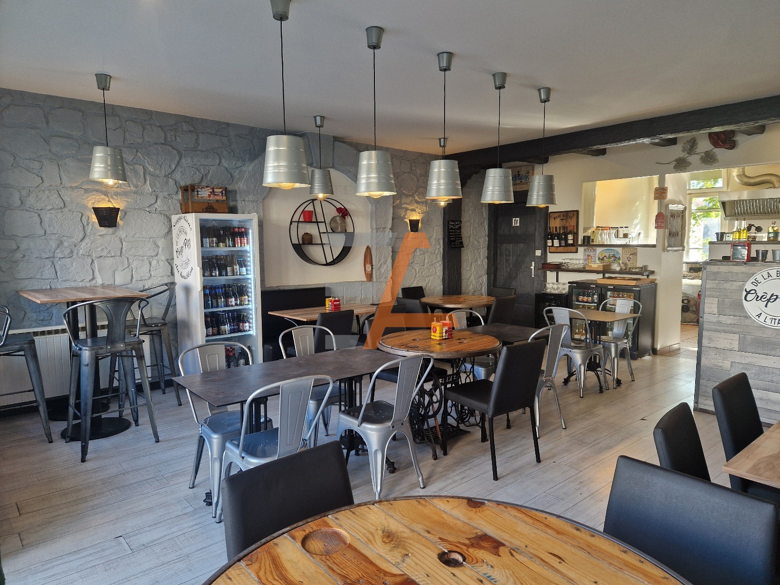 Fonds de commerce Restaurant   Plein centre de Retournac — photo 2