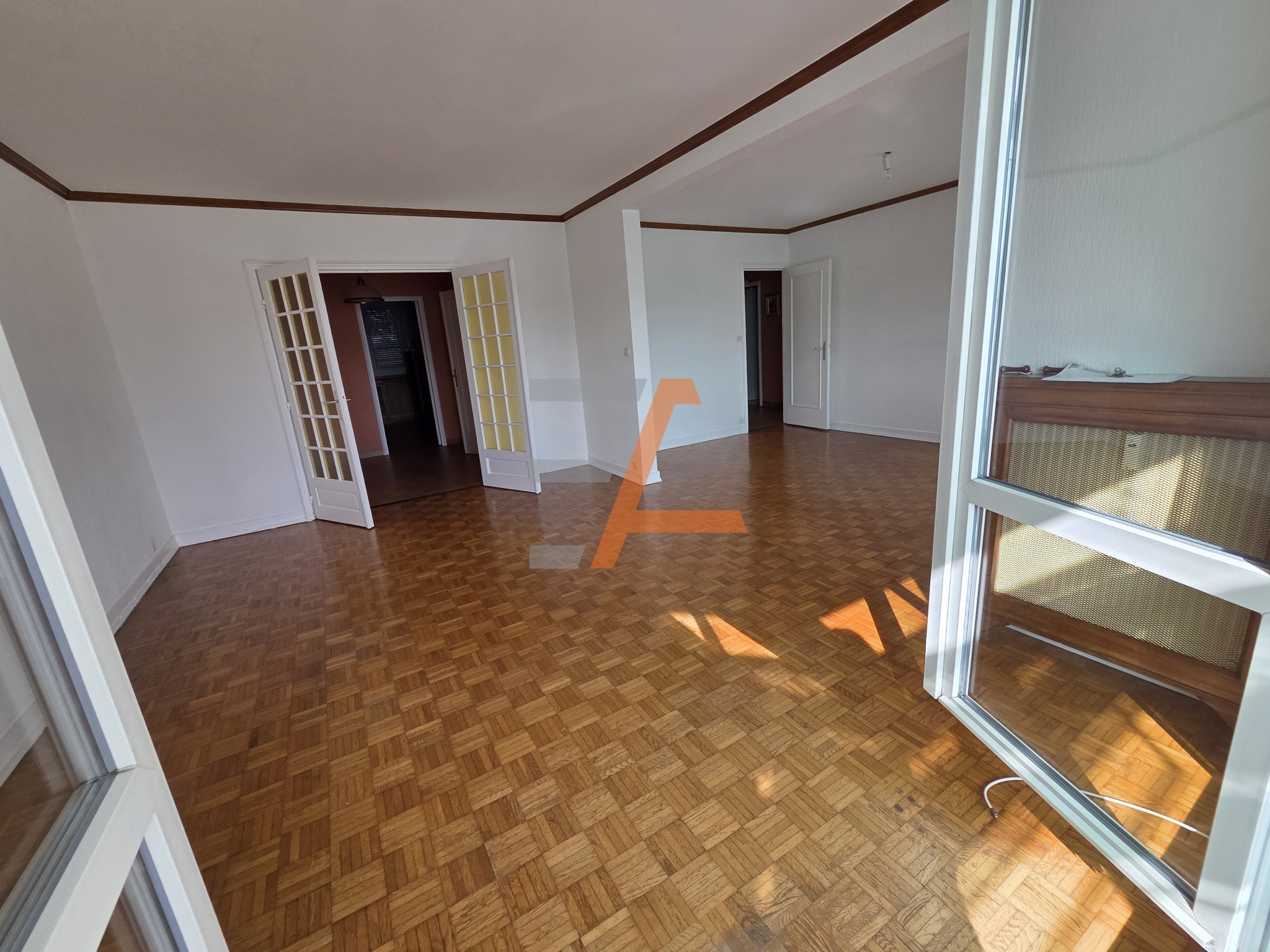Bellevue F5 de 105m2 au 3 étage avec balcon et garage — photo 3