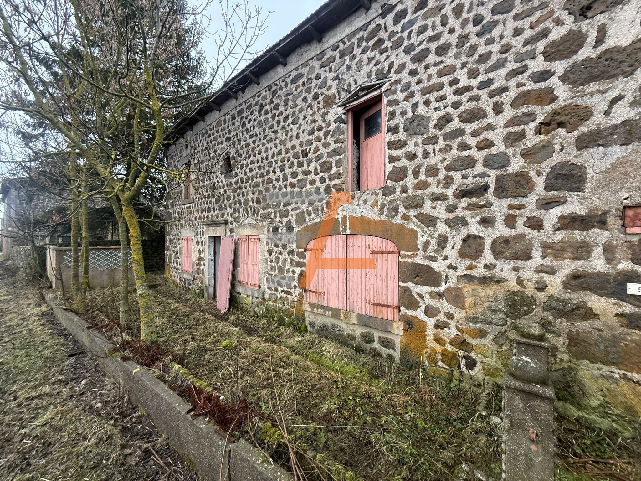 CORPS DE FERME — photo 2