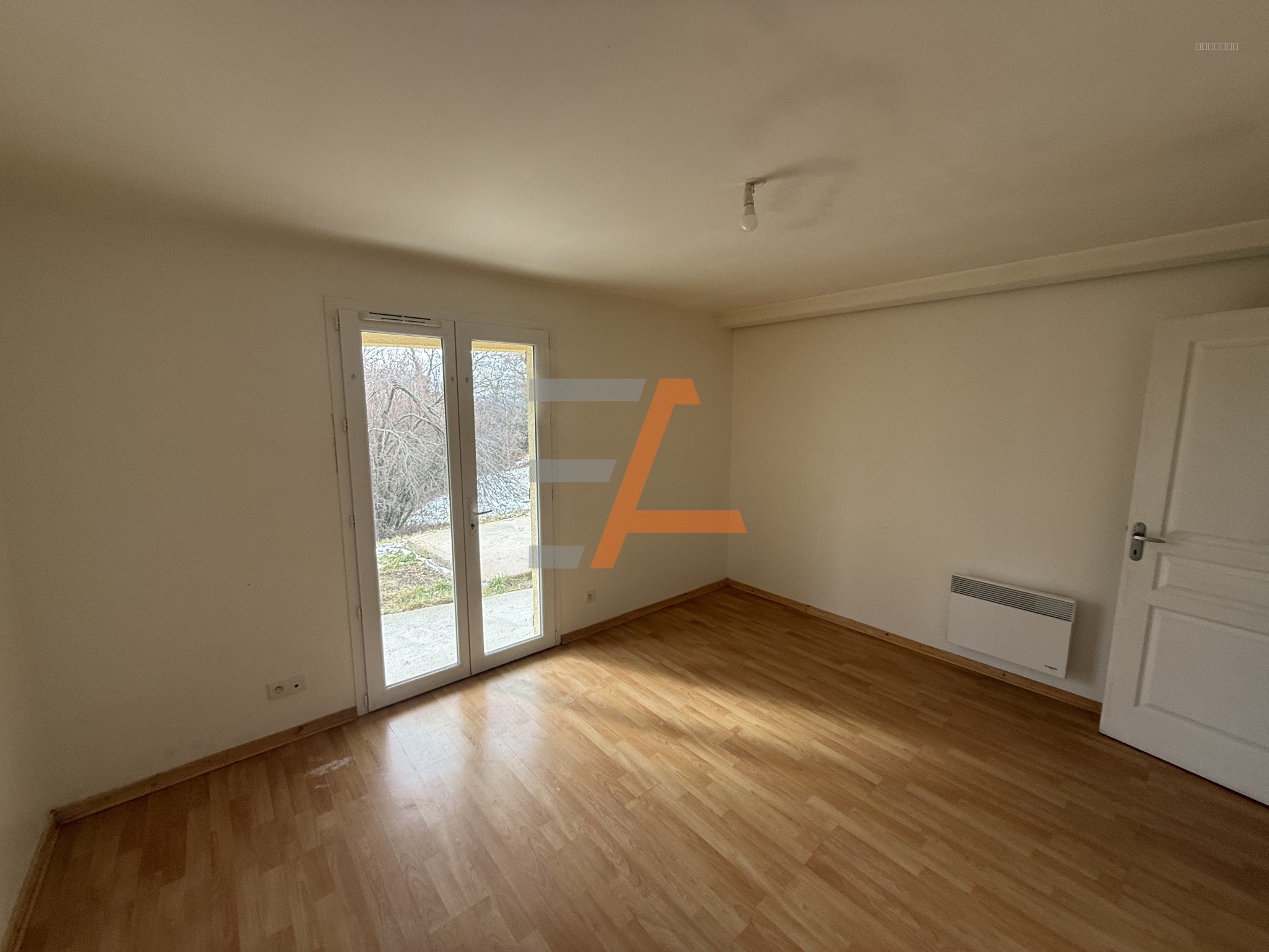 Villa 5 chambres   Terrain 2 660m2   Aucun travaux   Saint-Julien-Chapteuil — photo 11