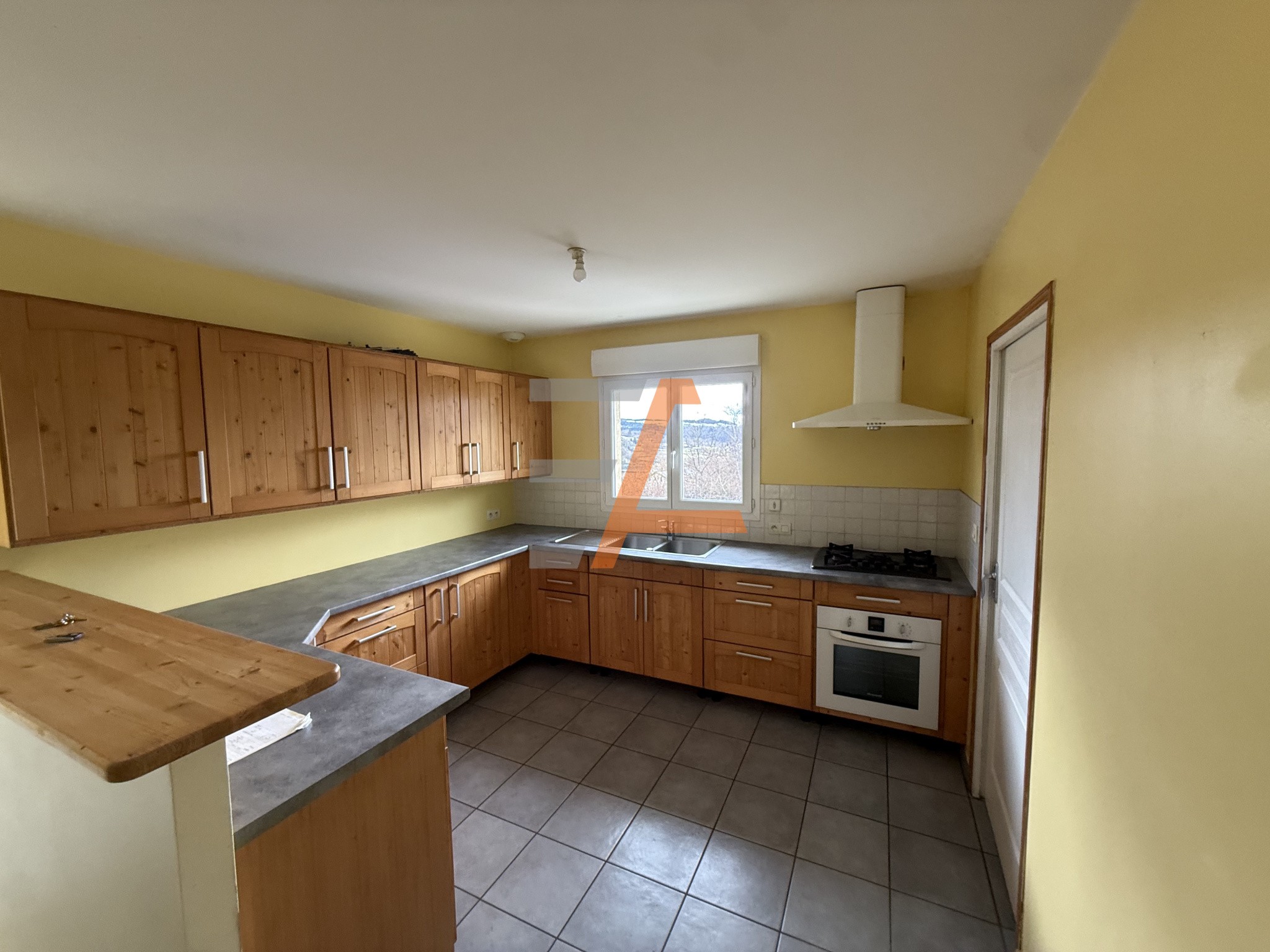 Villa 5 chambres   Terrain 2 660m2   Aucun travaux   Saint-Julien-Chapteuil — photo 7