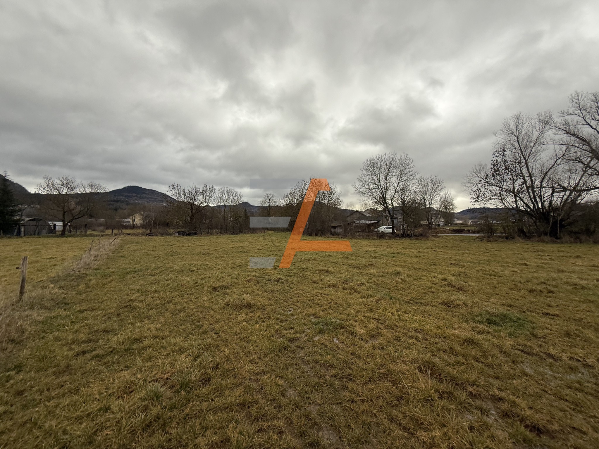 TERRAIN CONSTRUCTIBLE 860M2 — photo 3