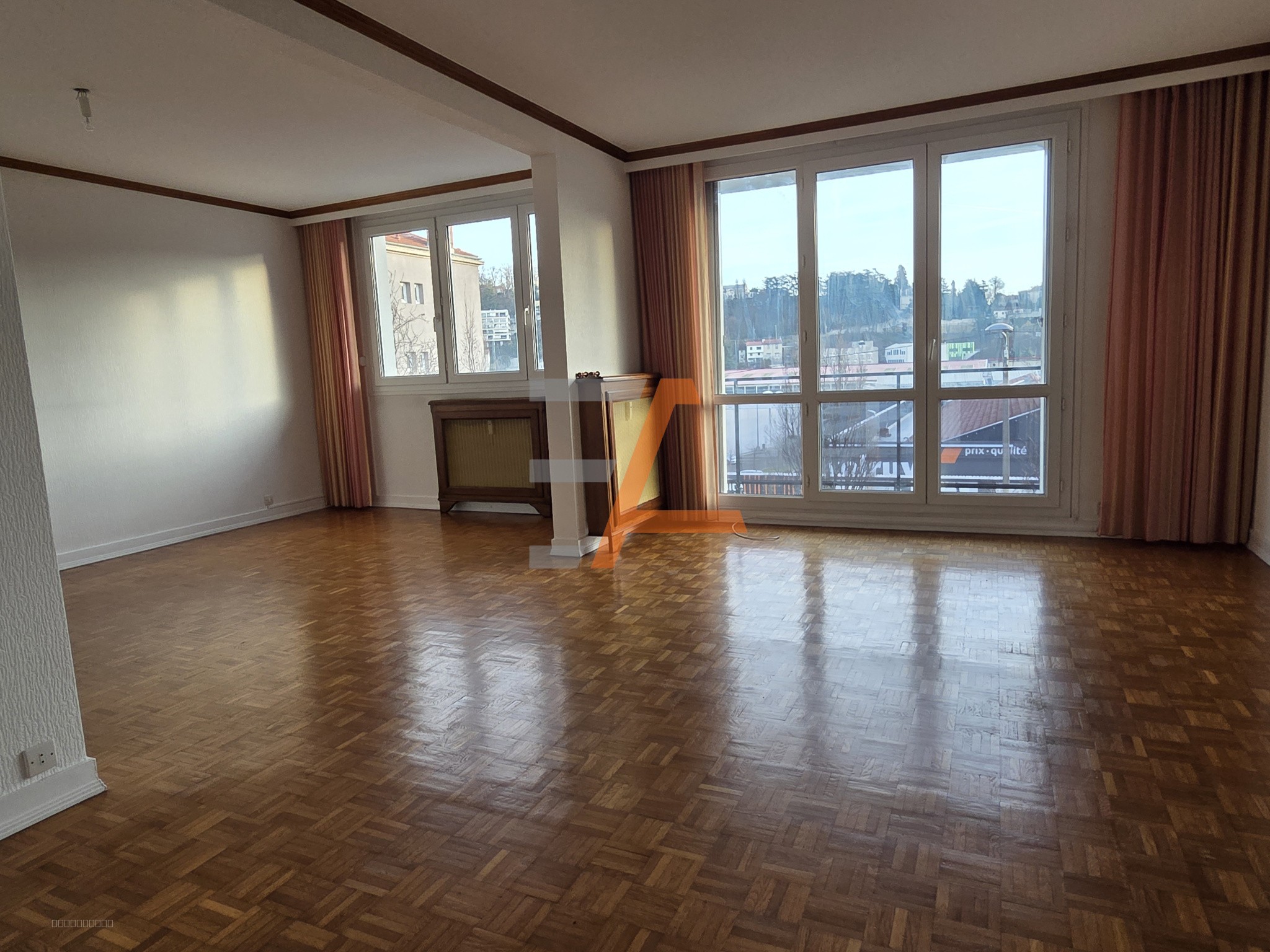 Bellevue F5 de 105m2 au 3 étage avec balcon et garage — photo 14