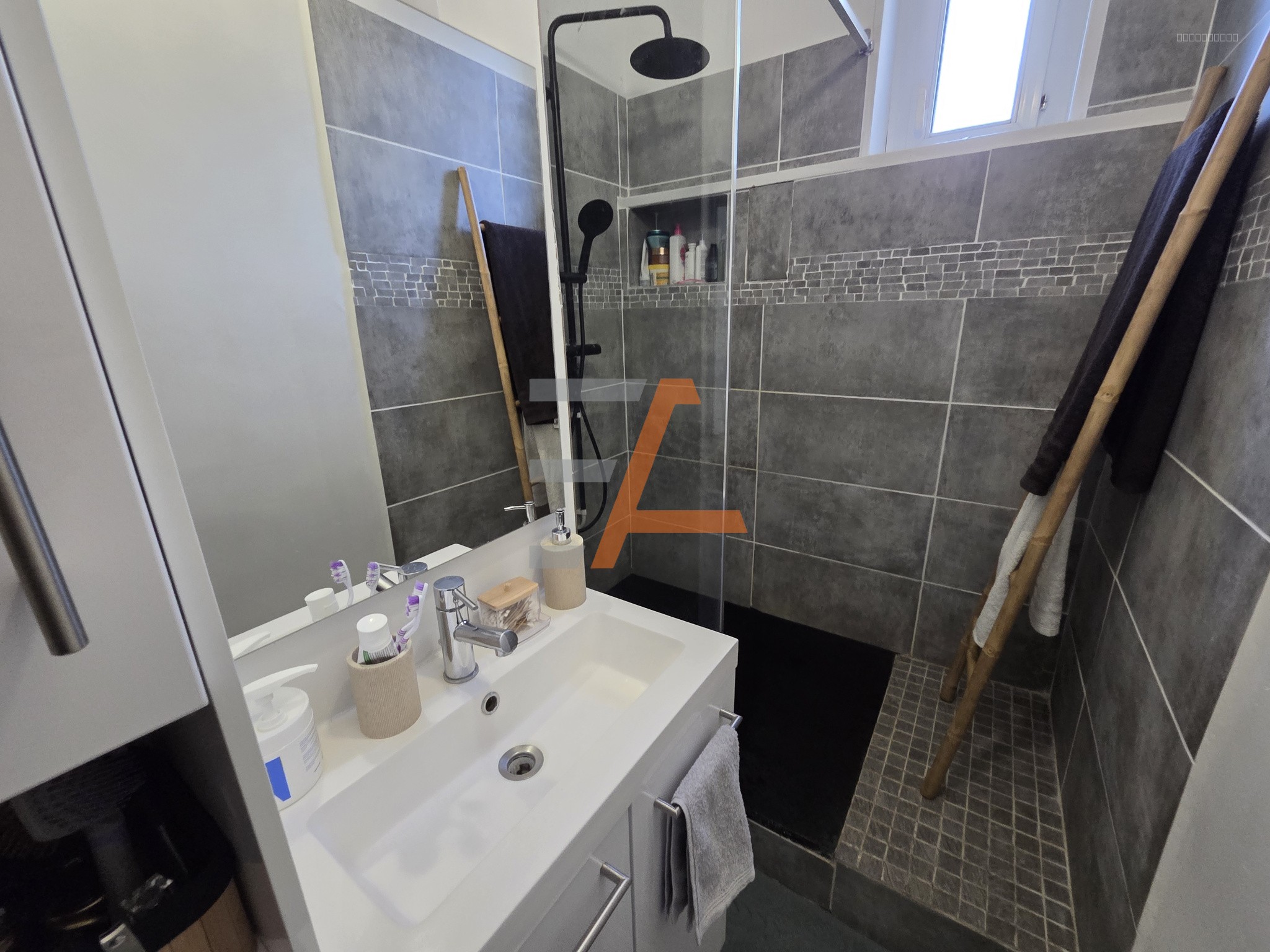 F3 lumineux rénové   Bellevue Solaure   Dernier étage — photo 7