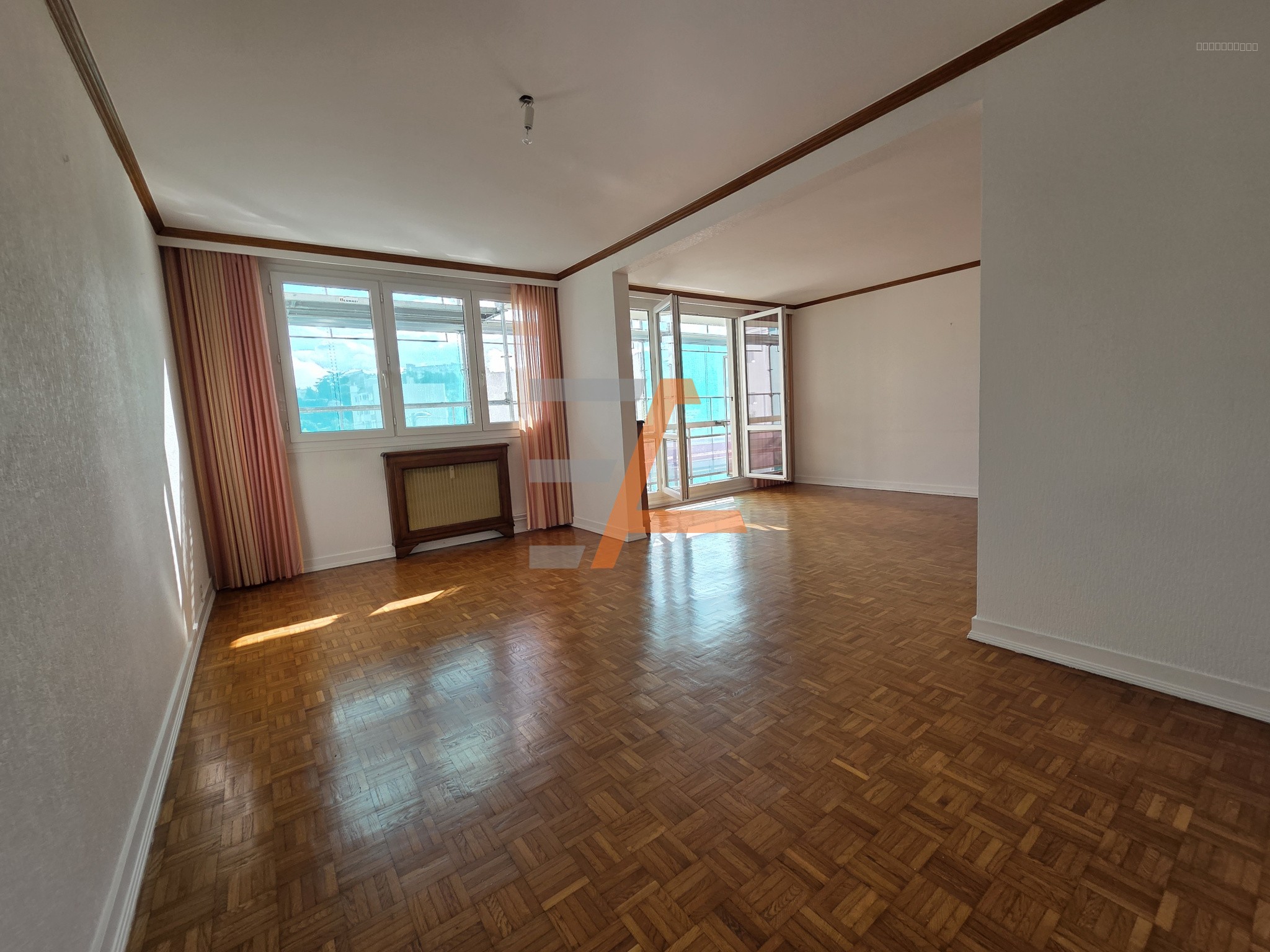 Bellevue F5 de 105m2 au 3 étage avec balcon et garage — photo 11