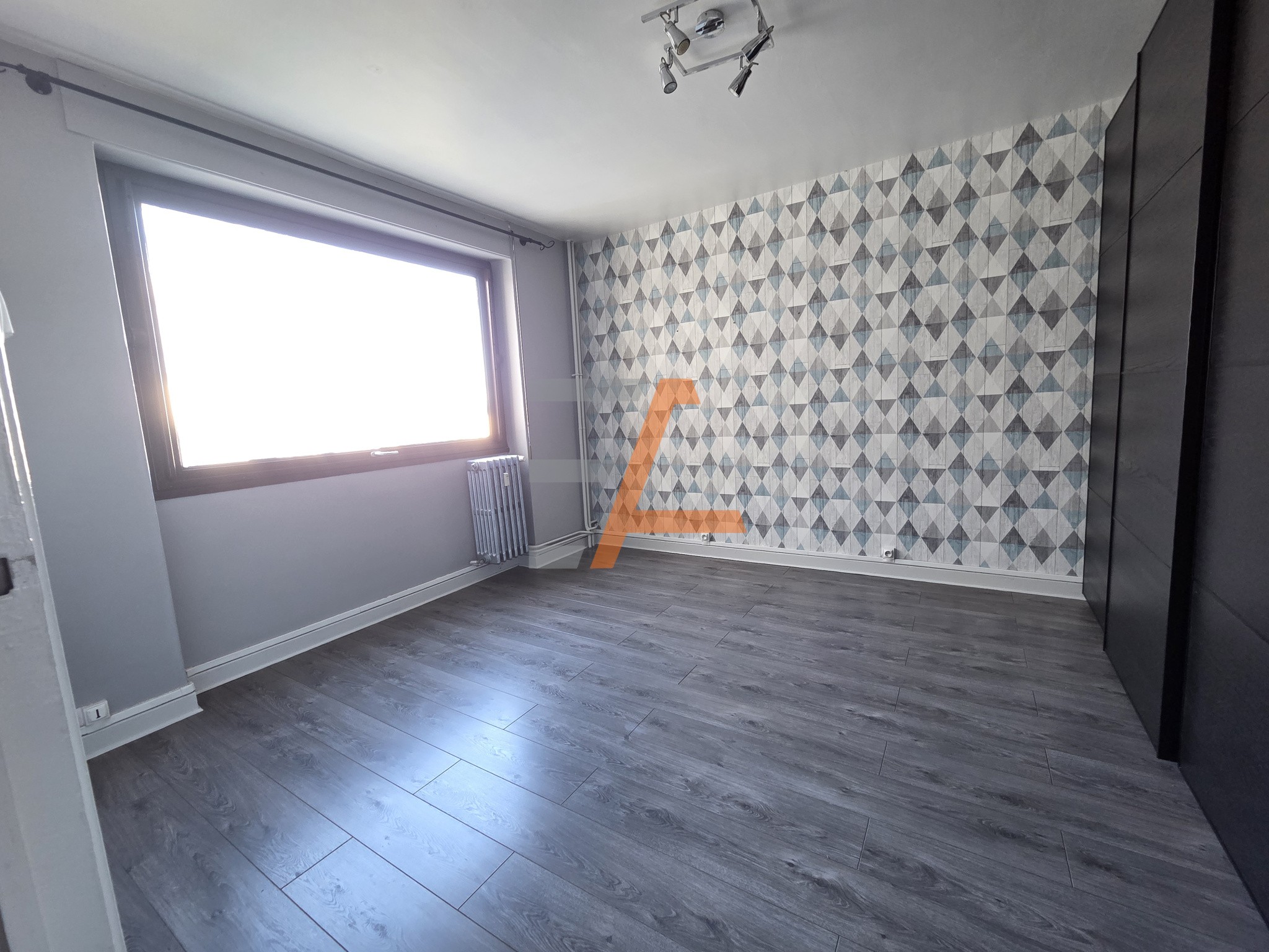 proche Fauriel F2 de 54m2 au 3 étage — photo 3