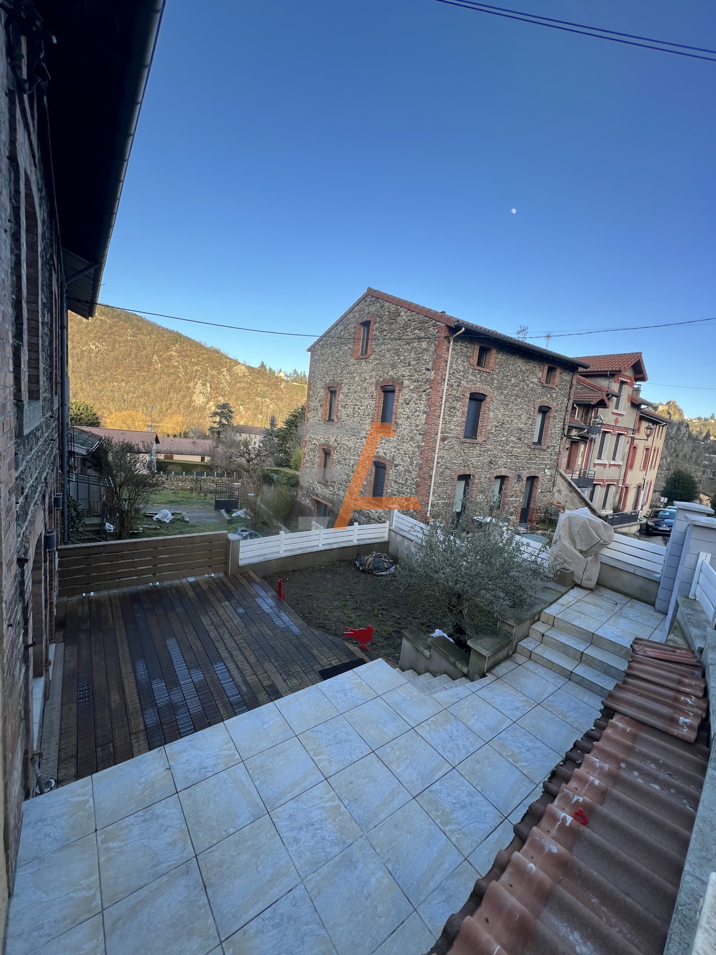 Charmante maison de village en pierre avec terrain et terrasses — photo 3