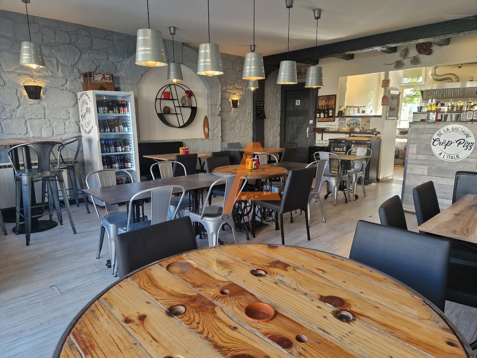 Fonds de commerce Restaurant   Plein centre de Retournac — photo 3