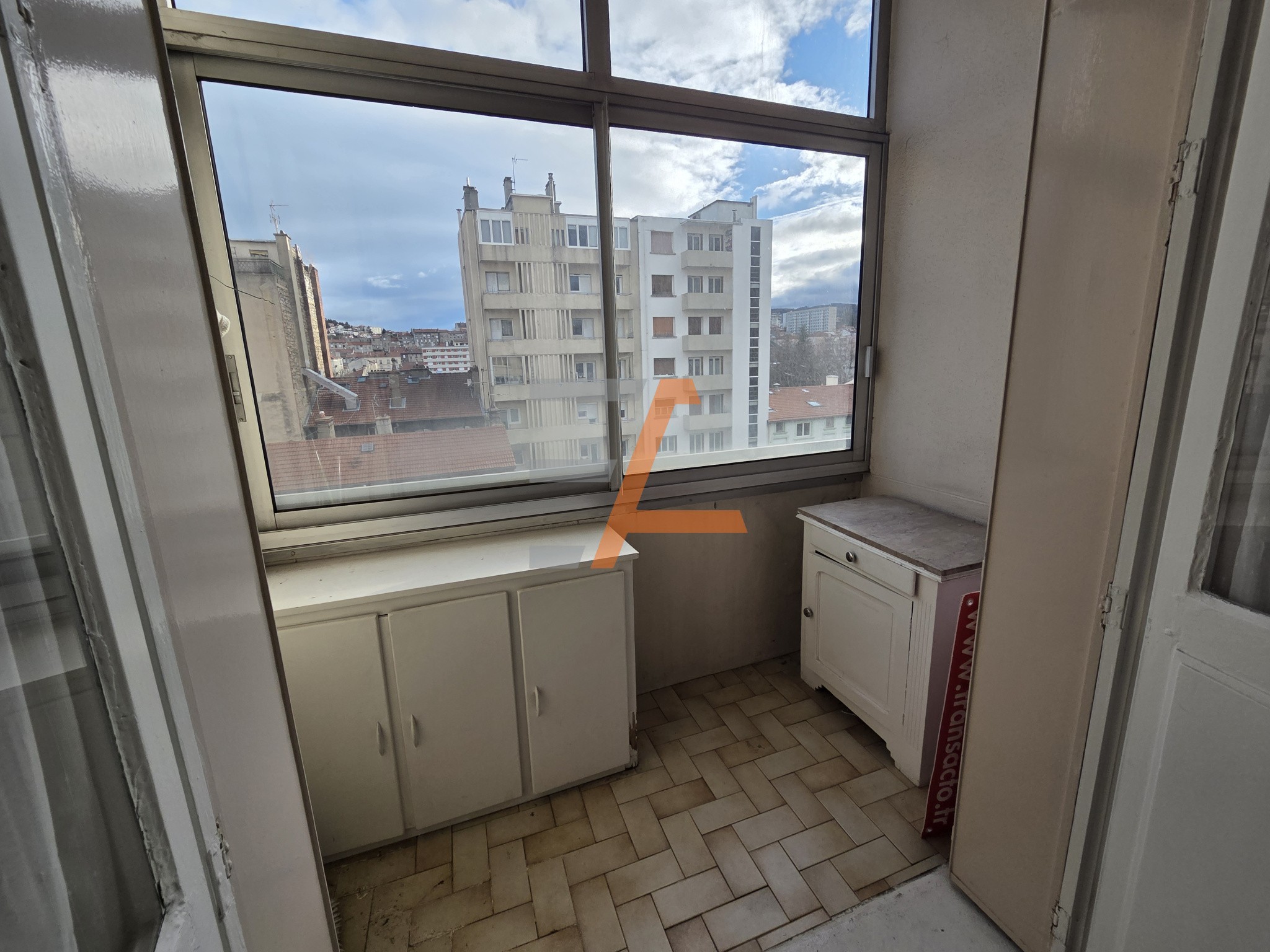 Proche faculté et Place Anatole France F2 de 64m2 au 5 étage avec ascenseur et balcon — photo 6