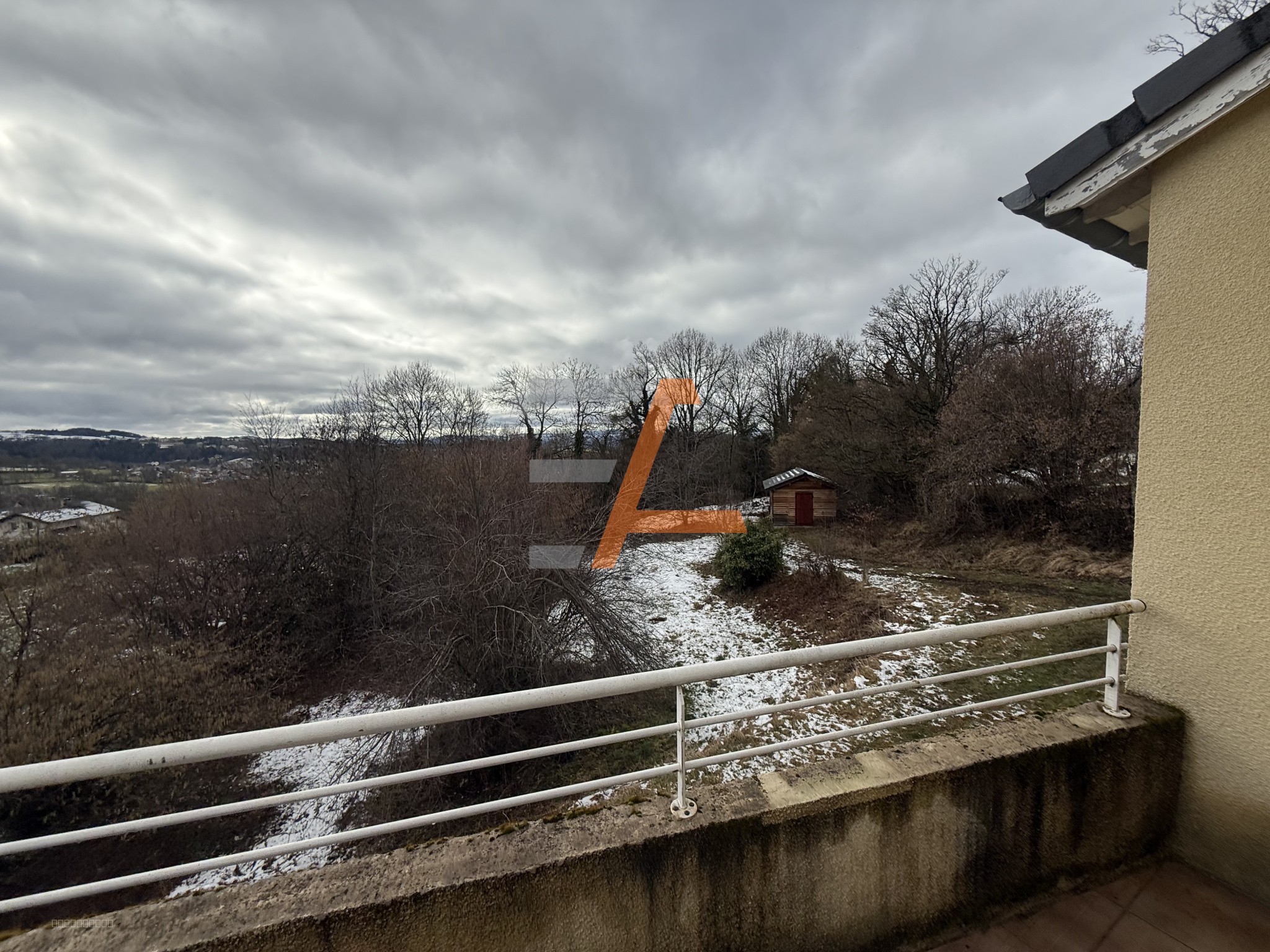 Villa 5 chambres   Terrain 2 660m2   Aucun travaux   Saint-Julien-Chapteuil — photo 2