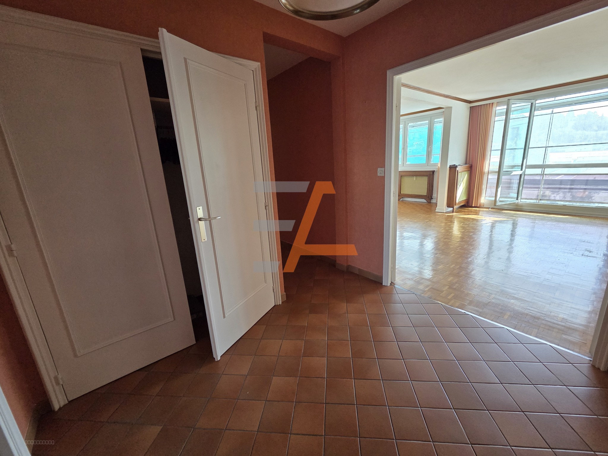 Bellevue F5 de 105m2 au 3 étage avec balcon et garage — photo 6
