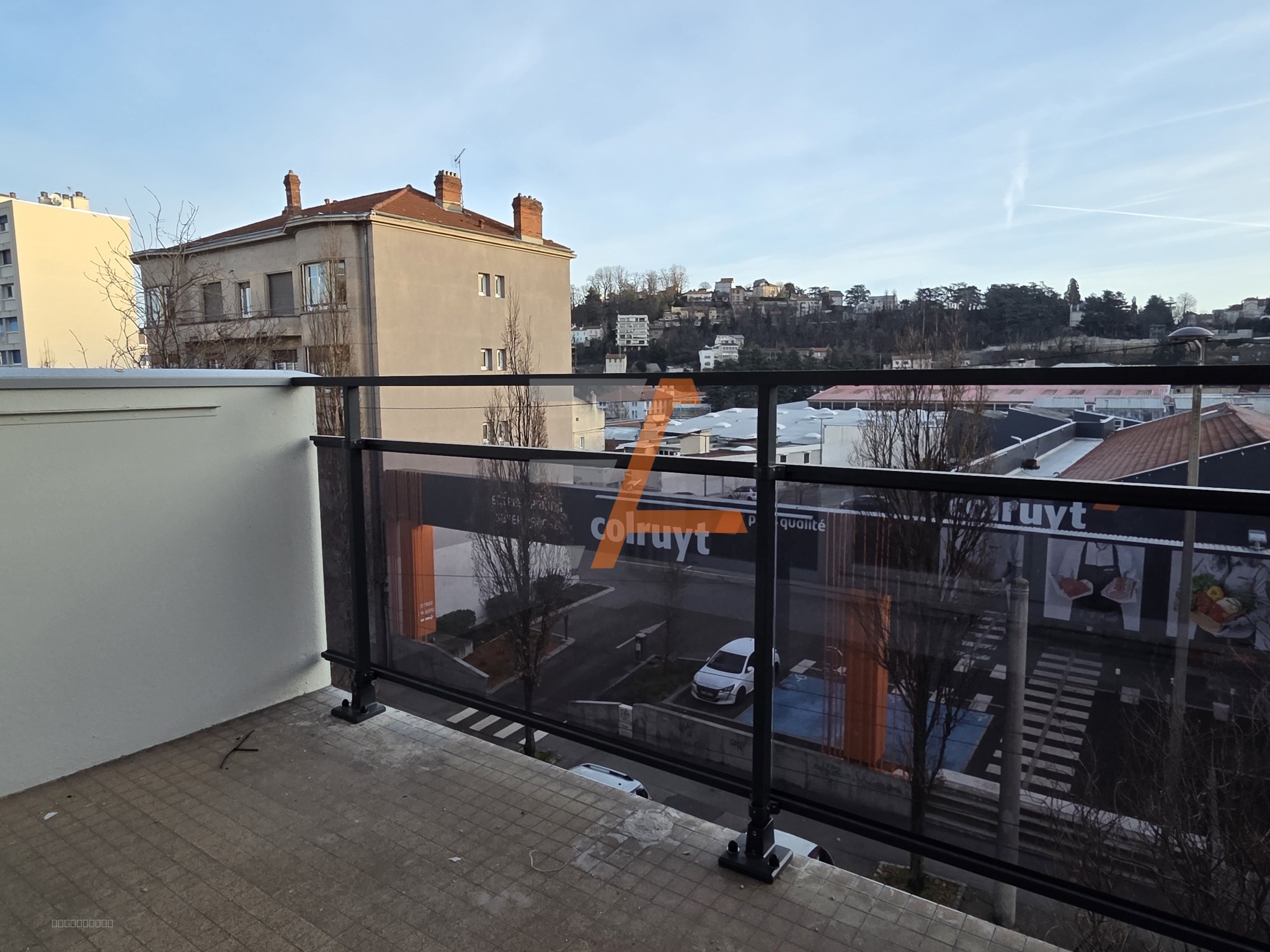 Bellevue F5 de 105m2 au 3 étage avec balcon et garage — photo 2