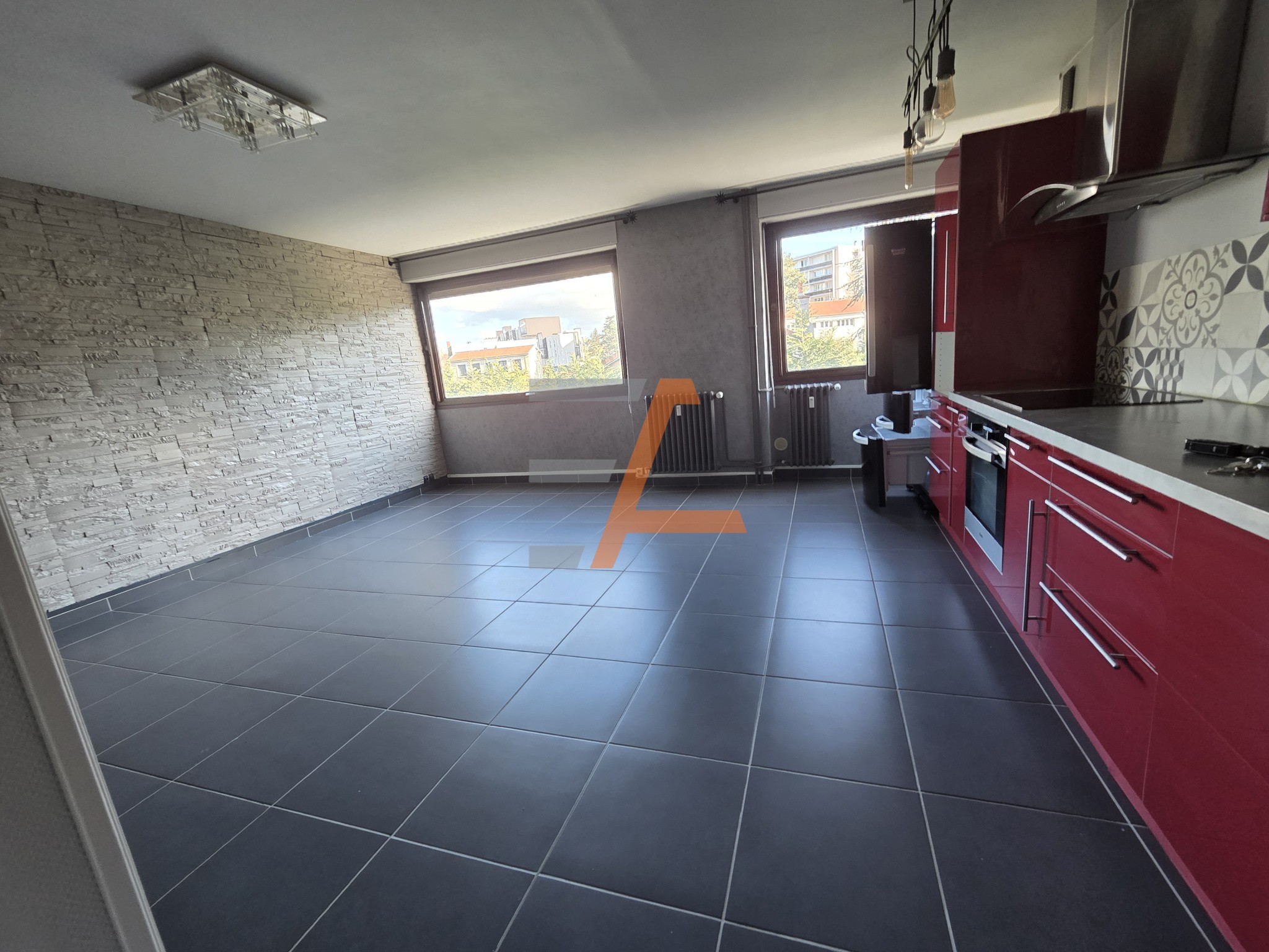 proche Fauriel F2 de 54m2 au 3 étage — photo 2