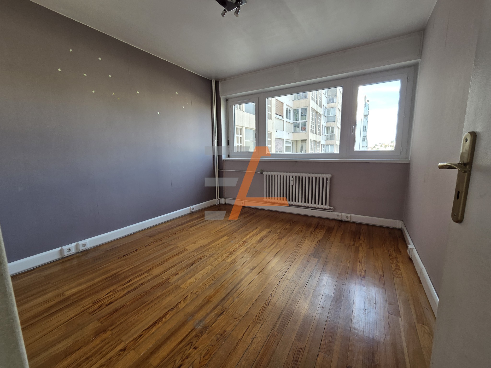 Fauriel, F5 de 102m2 au 8 étage avec balcon et parking collectif — photo 7