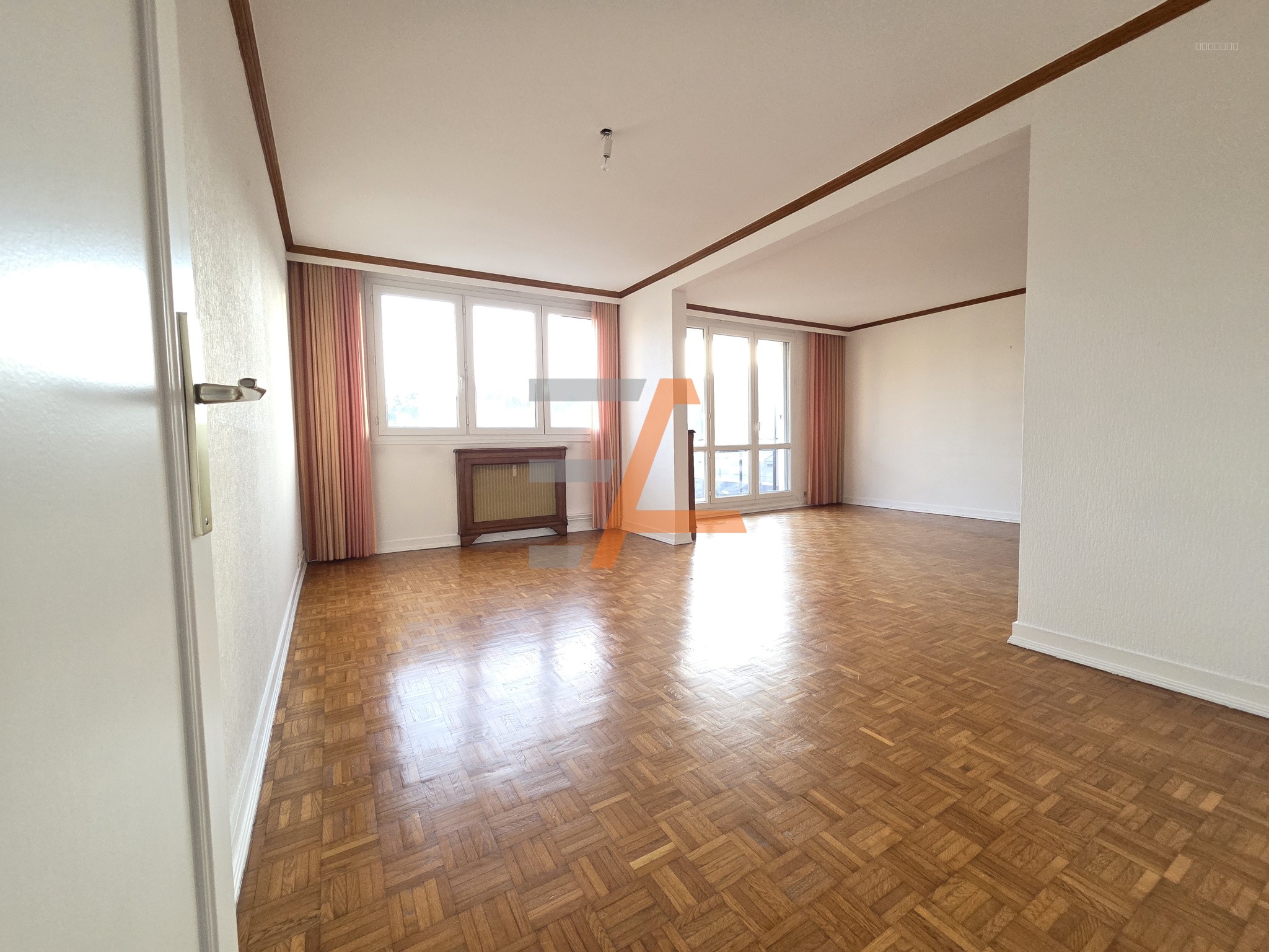 Bellevue F5 de 105m2 au 3 étage avec balcon et garage — photo 13