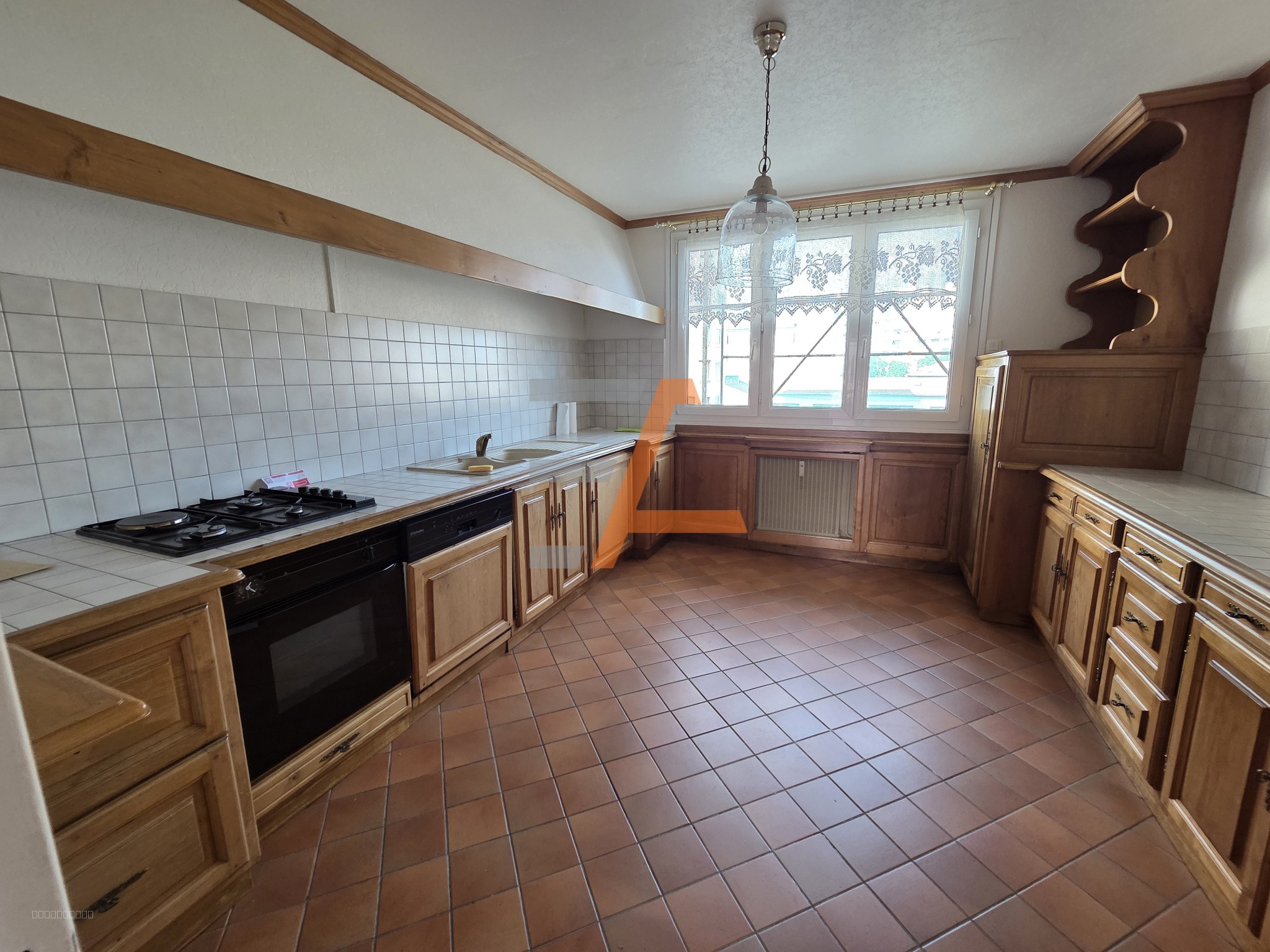 Bellevue F5 de 105m2 au 3 étage avec balcon et garage — photo 8