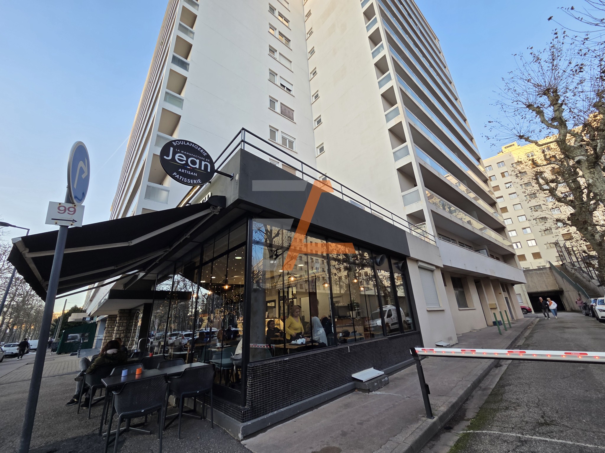 Fauriel, F5 de 102m2 au 8 étage avec balcon et parking collectif — photo 9