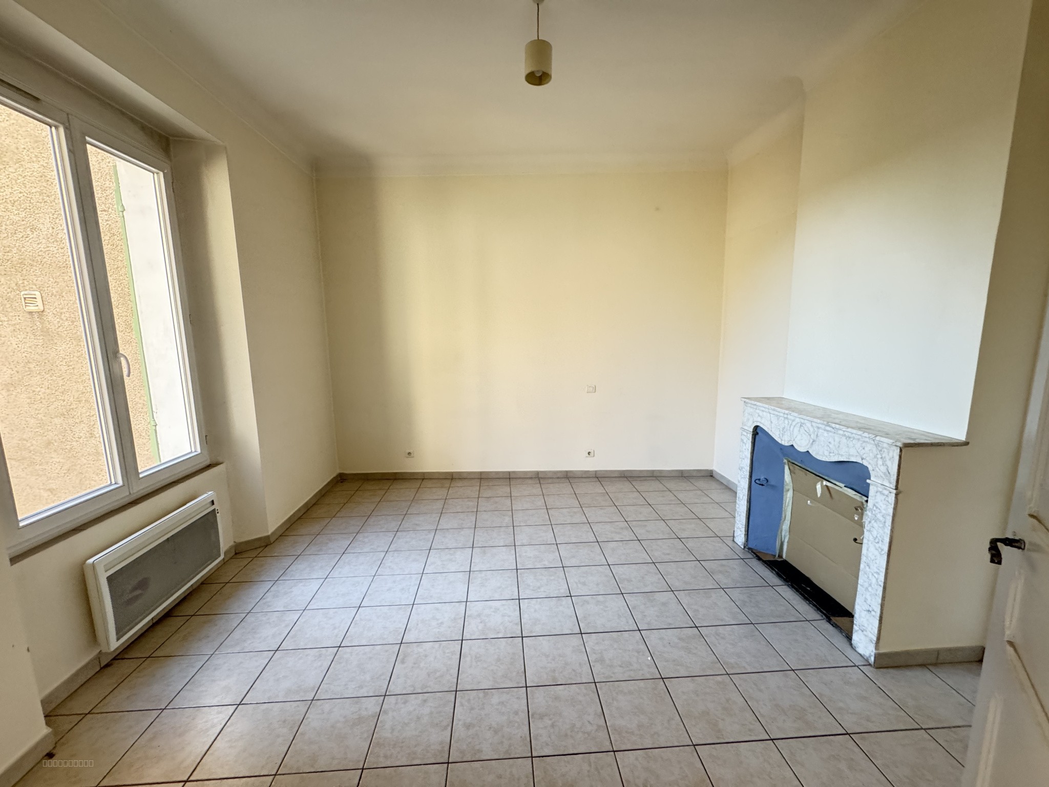 AUPS: maison de village plein pied 75m2 avec jardin — photo 12