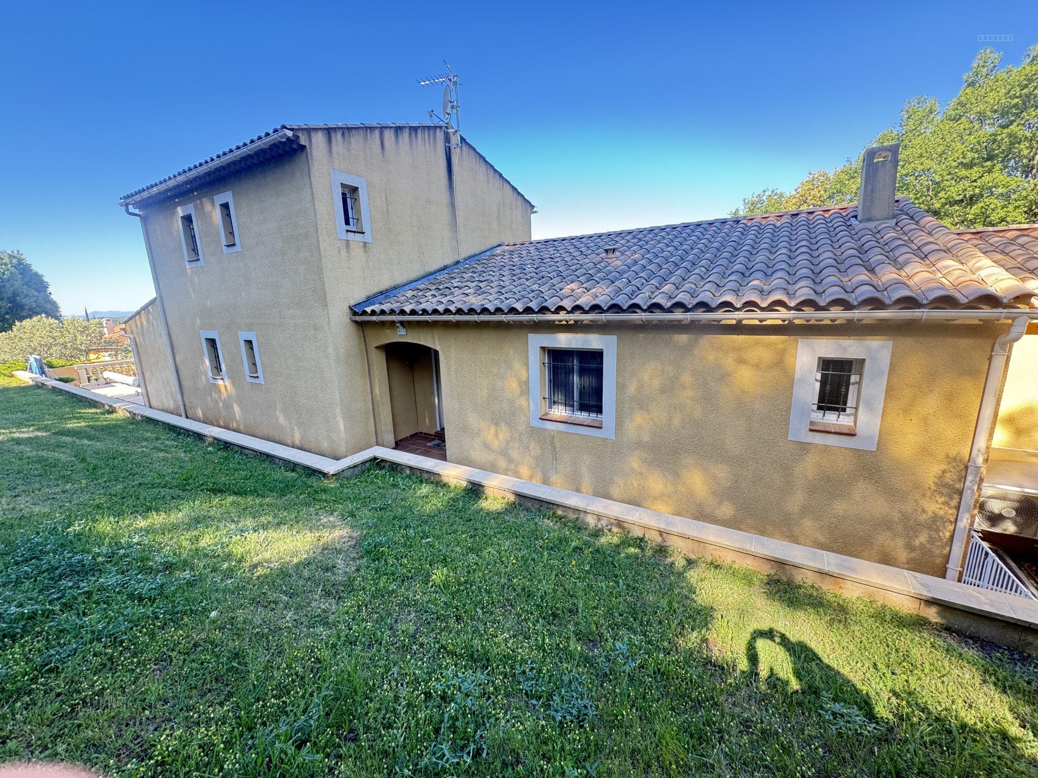 villa 135m2 avec sa piscine — photo 9