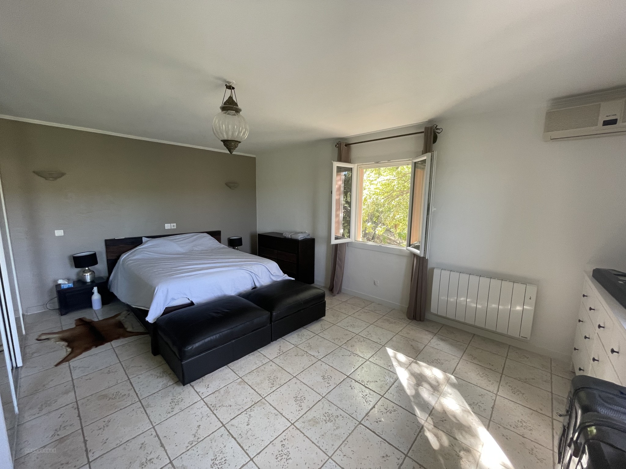 VILLA DEXCEPTION 320M2 AVEC UNE VUE PANORAMIQUE panneaux solaire avec ses batteries — photo 10