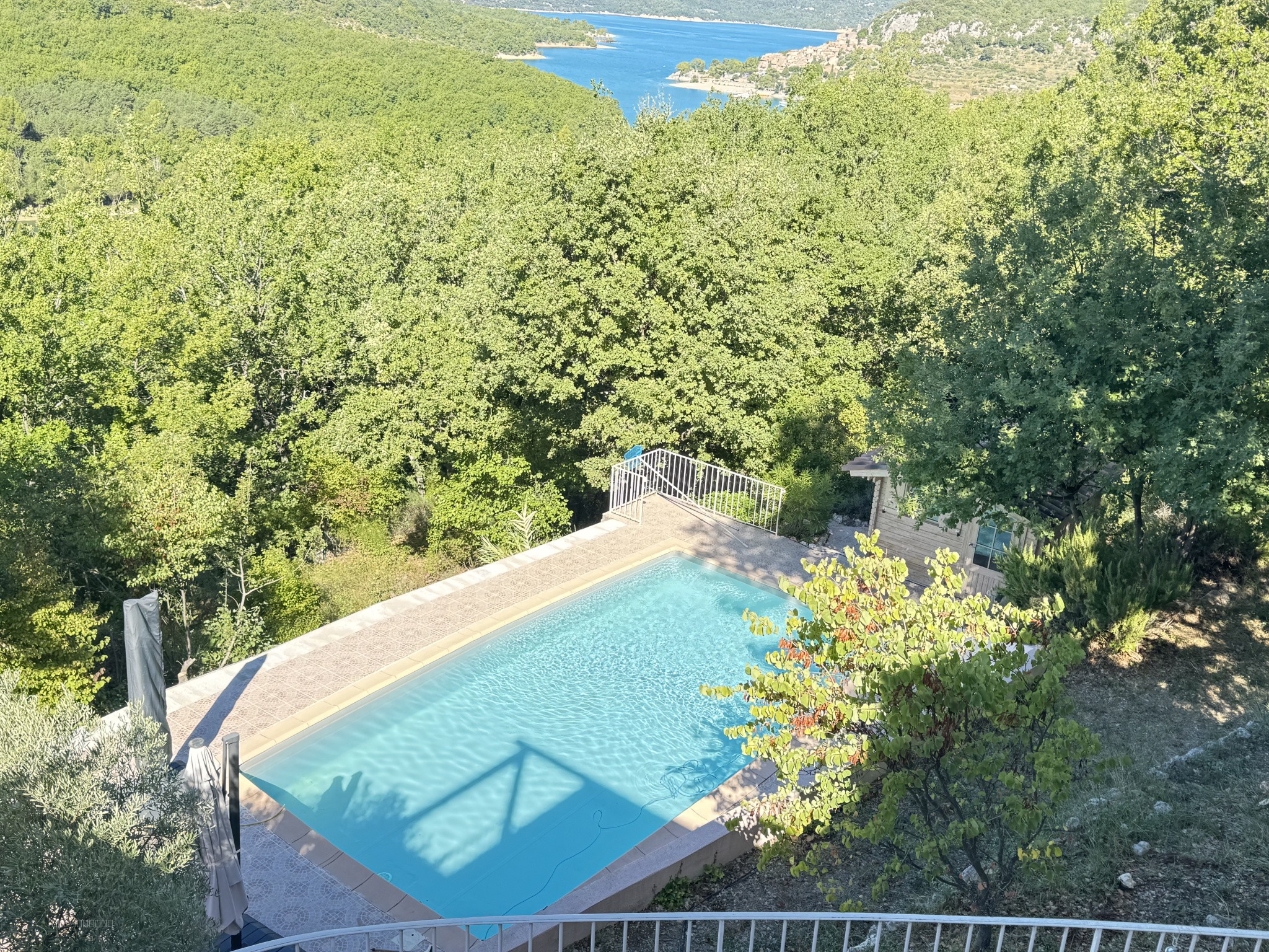 VILLA DEXCEPTION 320M2 AVEC UNE VUE PANORAMIQUE panneaux solaire avec ses batteries — photo 4