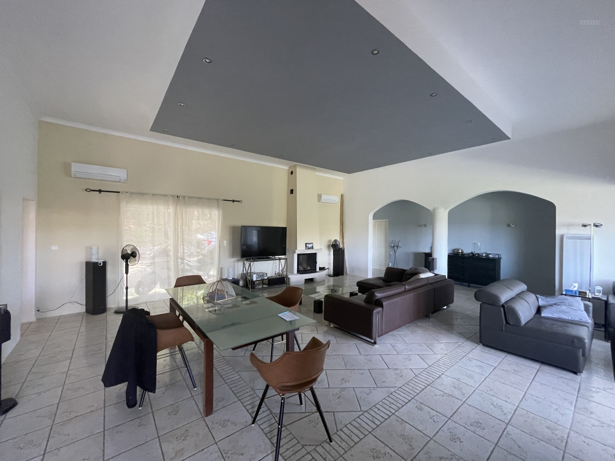 VILLA DEXCEPTION 320M2 AVEC UNE VUE PANORAMIQUE panneaux solaire avec ses batteries — photo 5