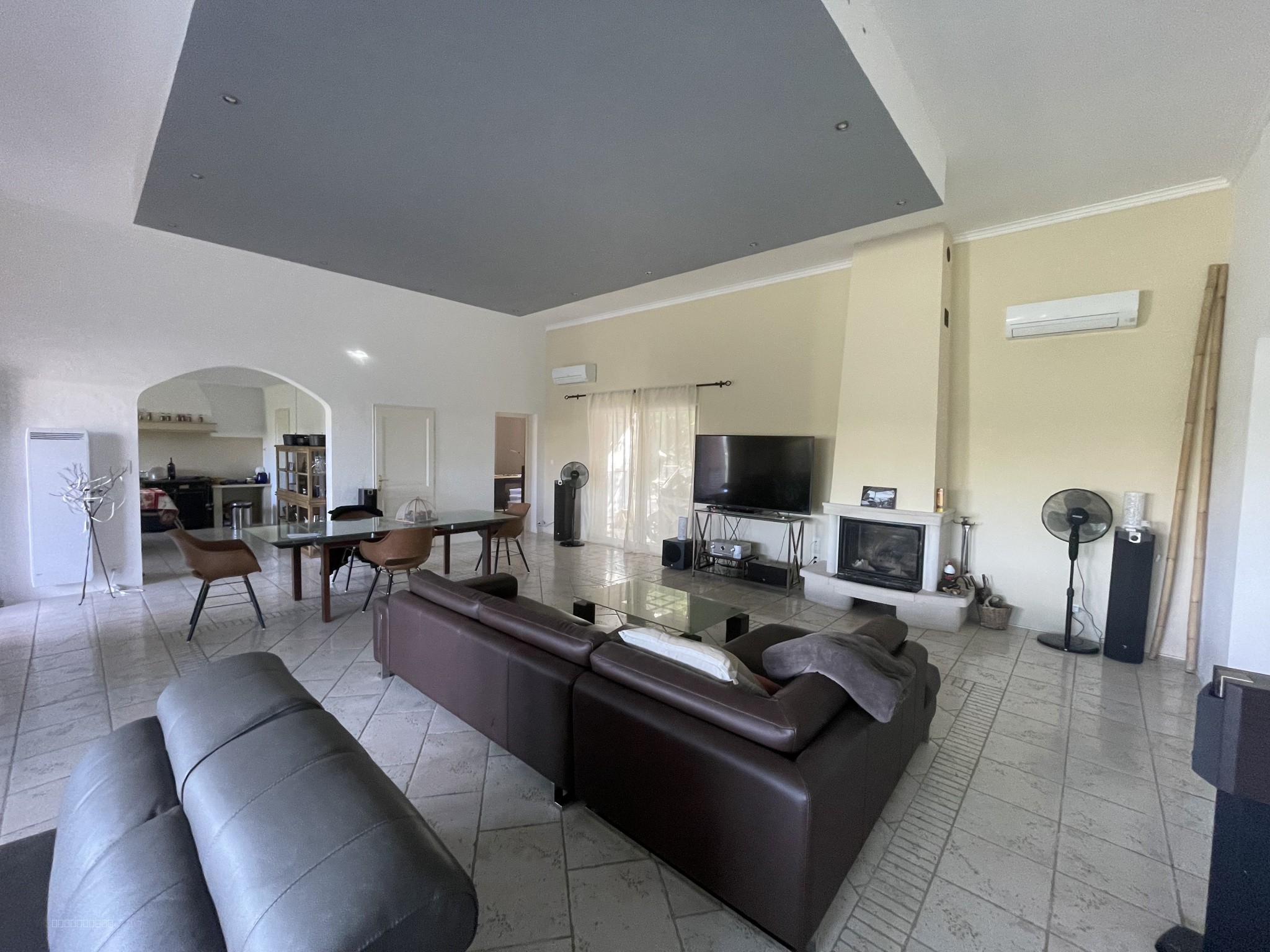VILLA DEXCEPTION 320M2 AVEC UNE VUE PANORAMIQUE panneaux solaire avec ses batteries — photo 6