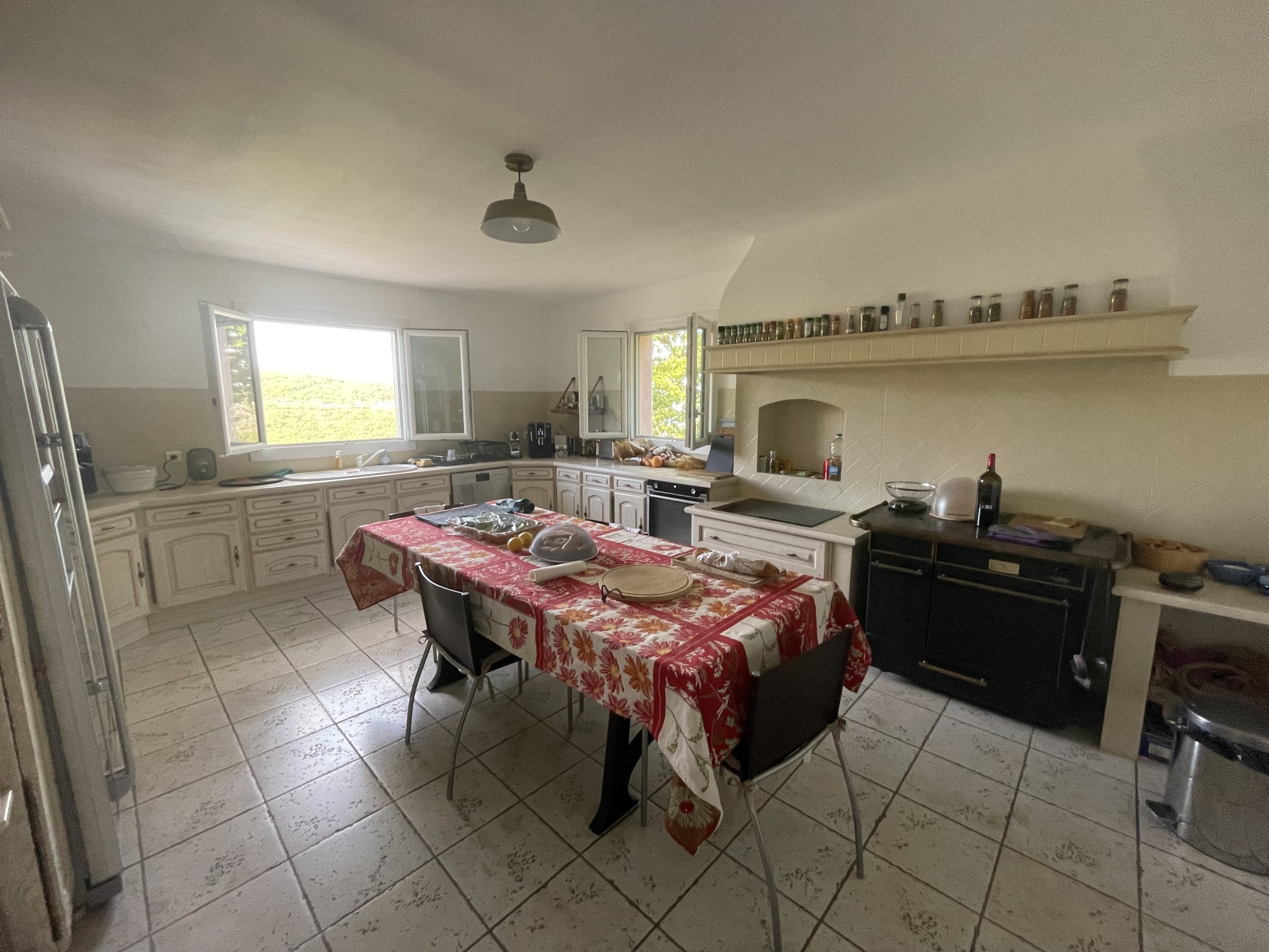 VILLA DEXCEPTION 320M2 AVEC UNE VUE PANORAMIQUE panneaux solaire avec ses batteries — photo 8