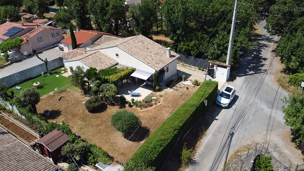 villa 129.6 m2 sue la commune de Régusse — photo 3