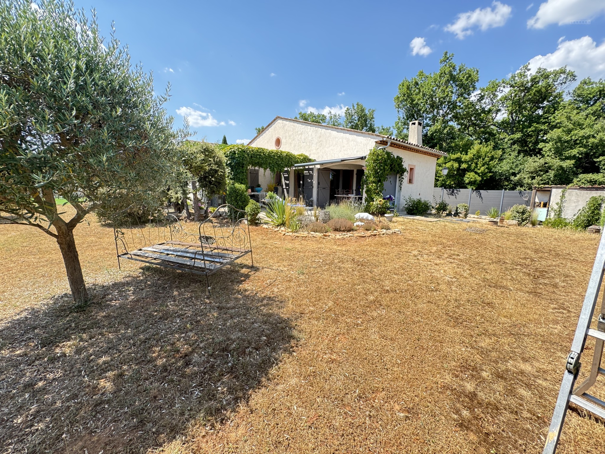 villa 129.6 m2 sue la commune de Régusse — photo 5