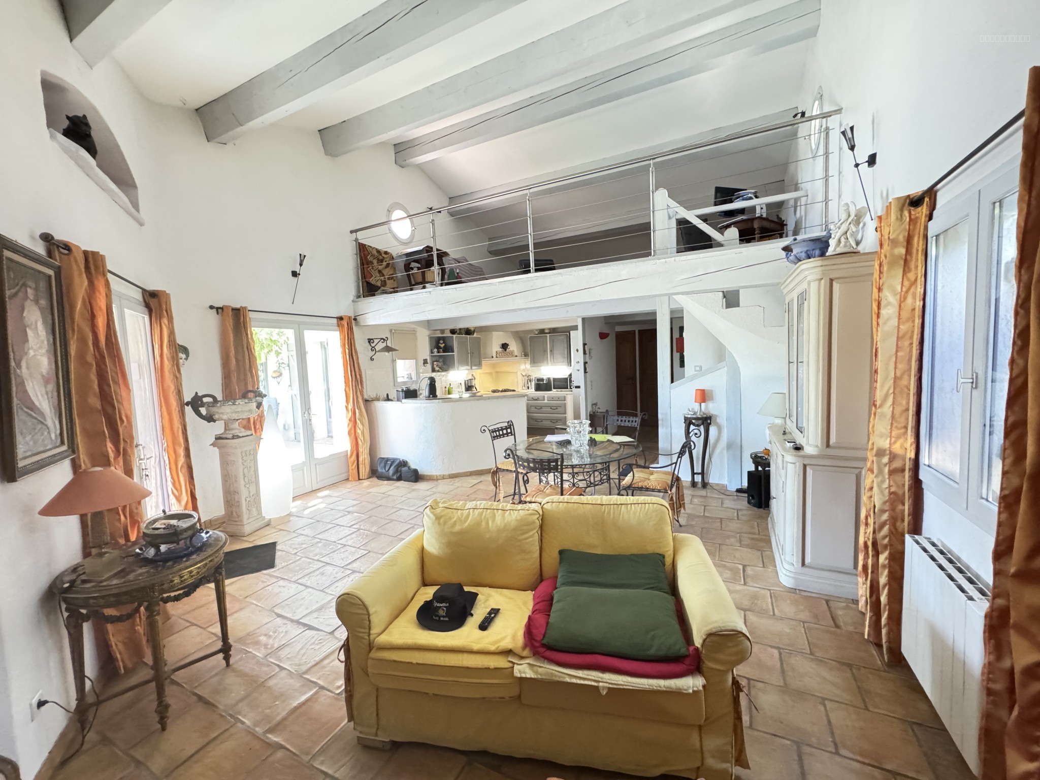 villa 129.6 m2 sue la commune de Régusse — photo 7