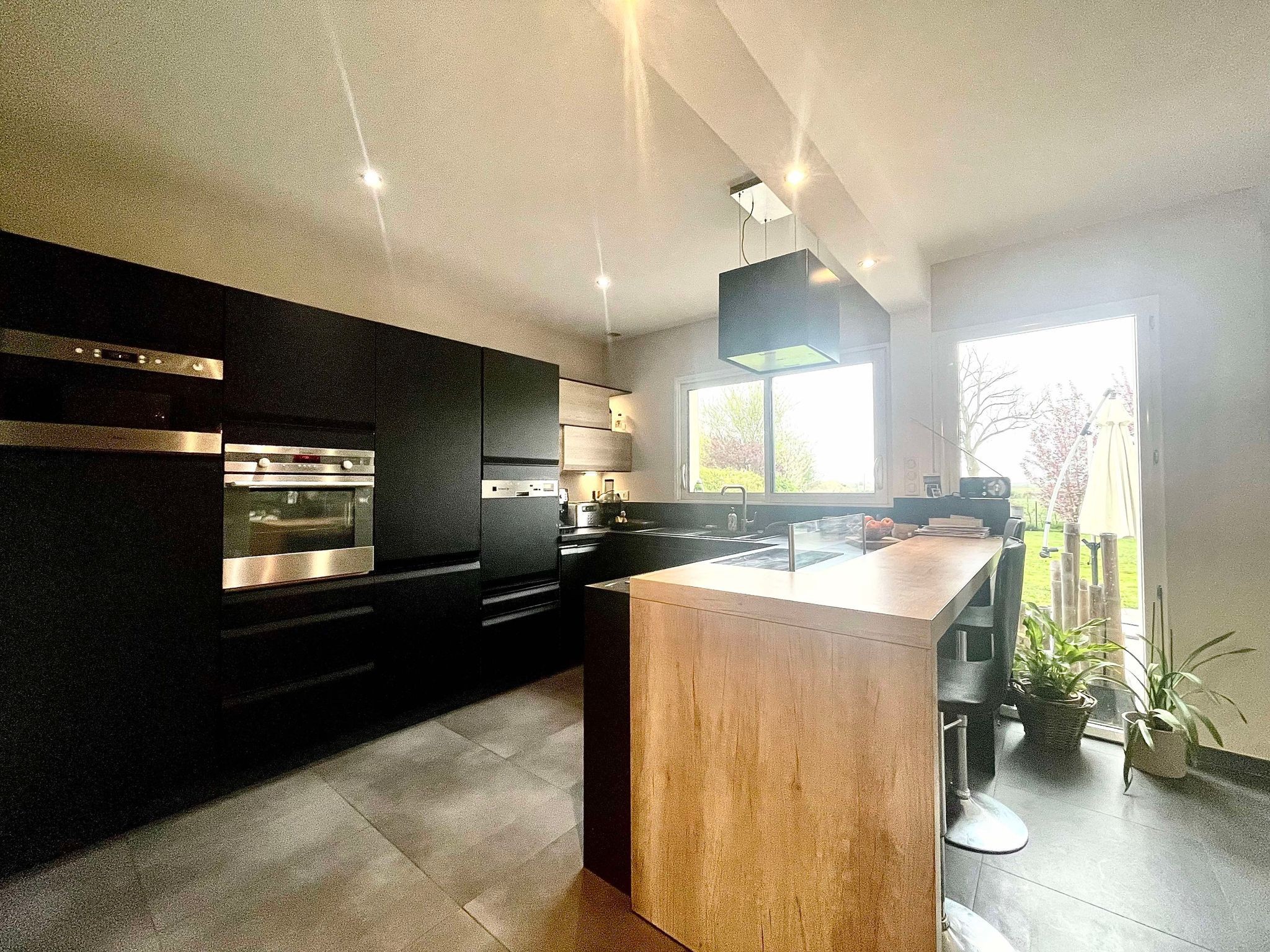 PAVILLON MODERNE A 15 MINUTES D'ABBEVILLE, SUR LE SECTEUR DE AILLY LE HAUT CLOCHER — photo 3