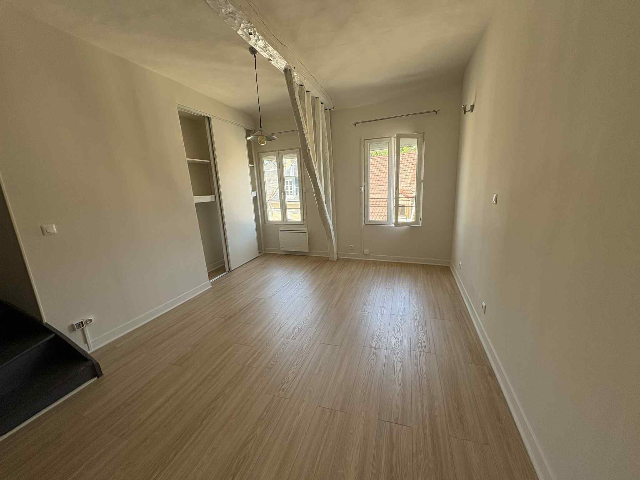 NOUVEAUTÉ: IMMEUBLE À USAGE LOCATIF EN PLEIN CENTRE-VILLE D’ABBEVILLE — photo 3
