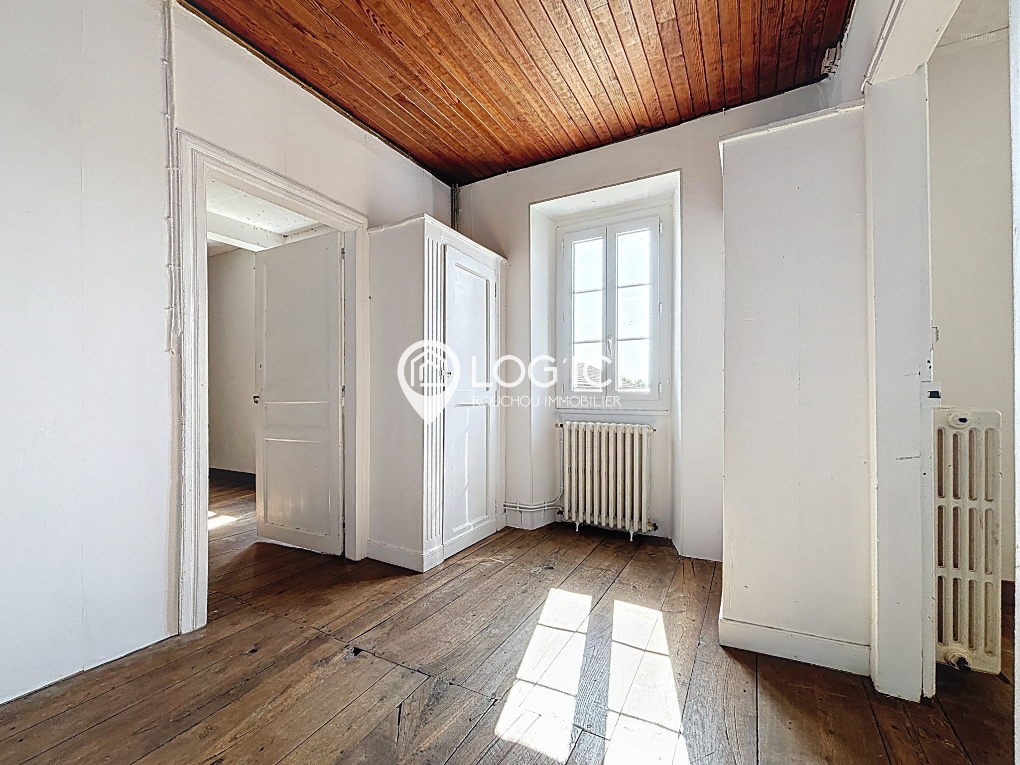 Corps de ferme avec maison 4 ch, granges et 4 ha de terres agricoles attenantes — photo 17