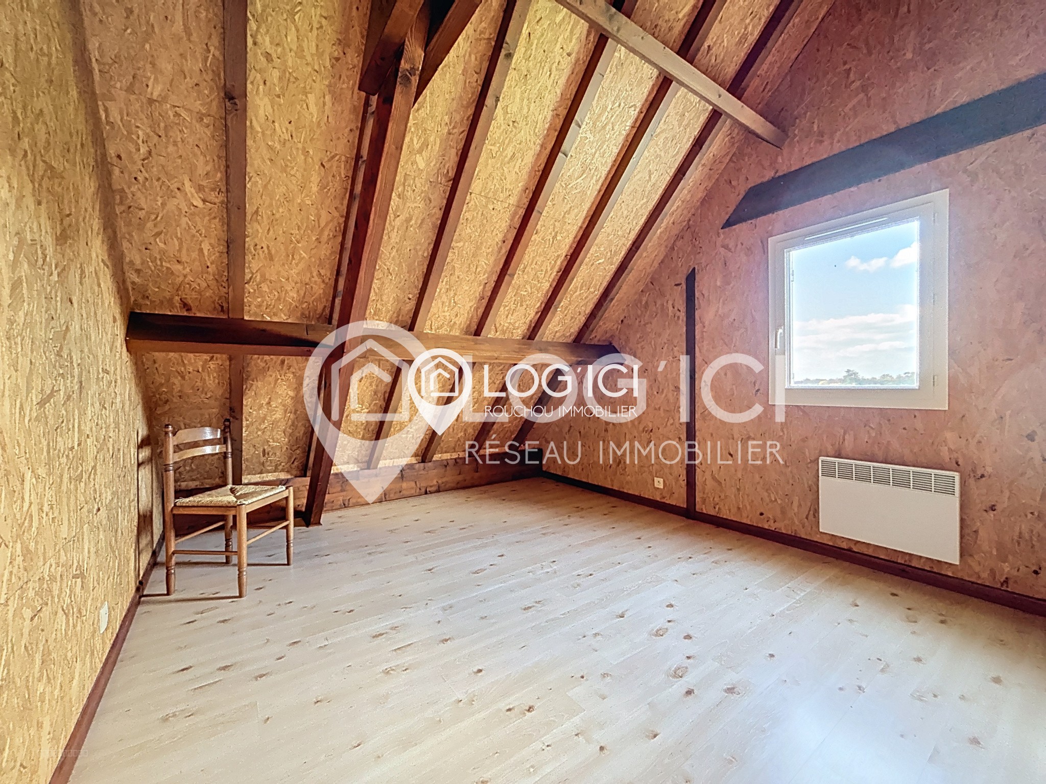 Maison 124 m2 avec grand séjour, 4 chambres, garage et beau terrain — photo 16