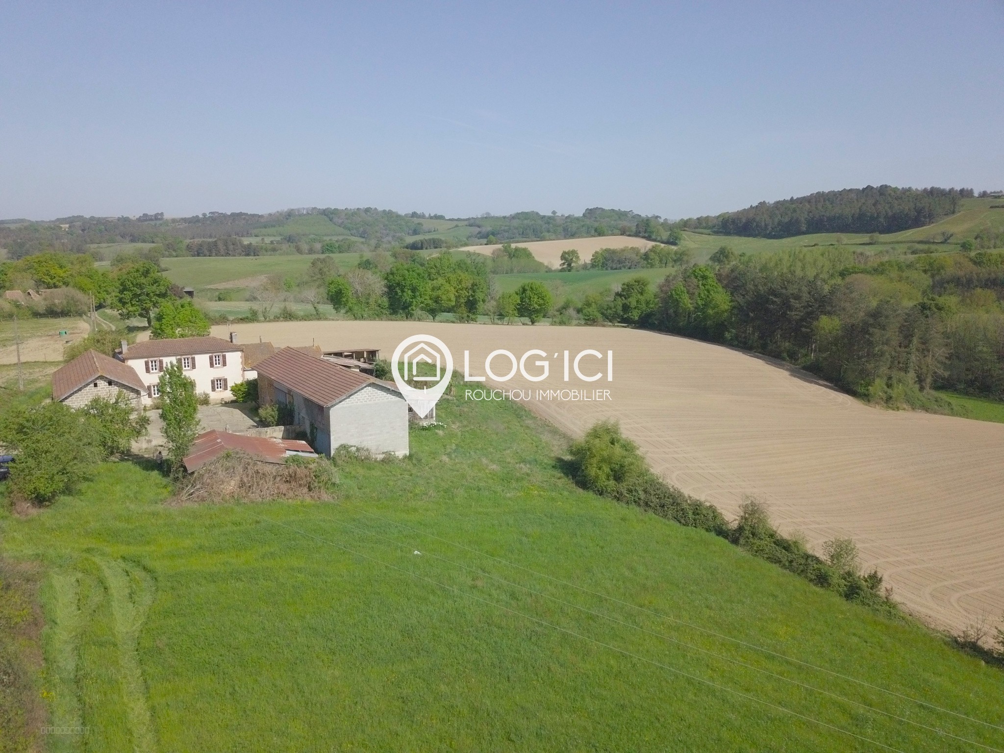 Corps de ferme avec maison 4 ch, granges et 4 ha de terres agricoles attenantes — photo 2