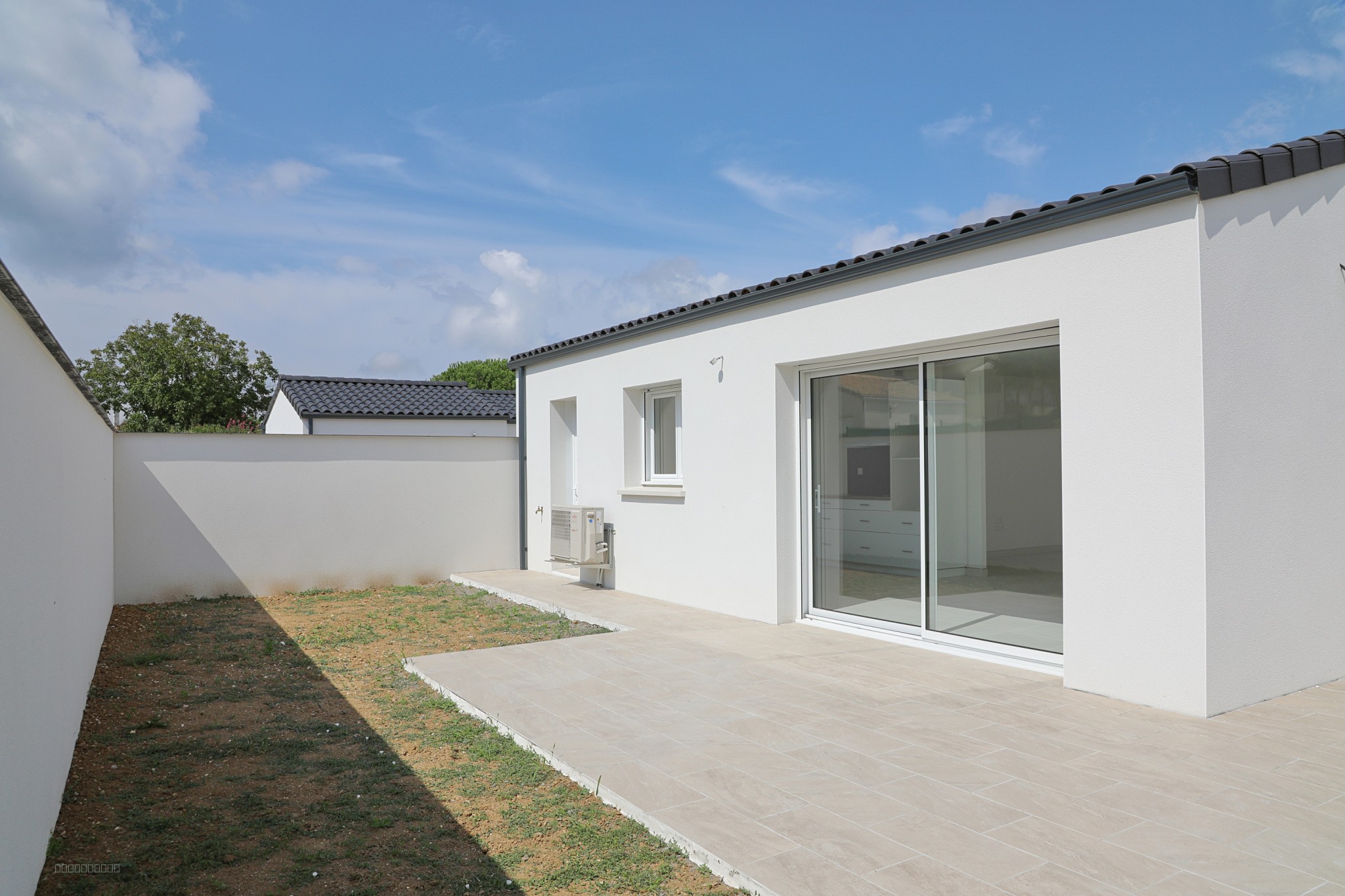 A VENDRE, maison neuve type 4, 105m2, garage, terrasse et jardin clos. (17) Vaux sur mer. — photo 16