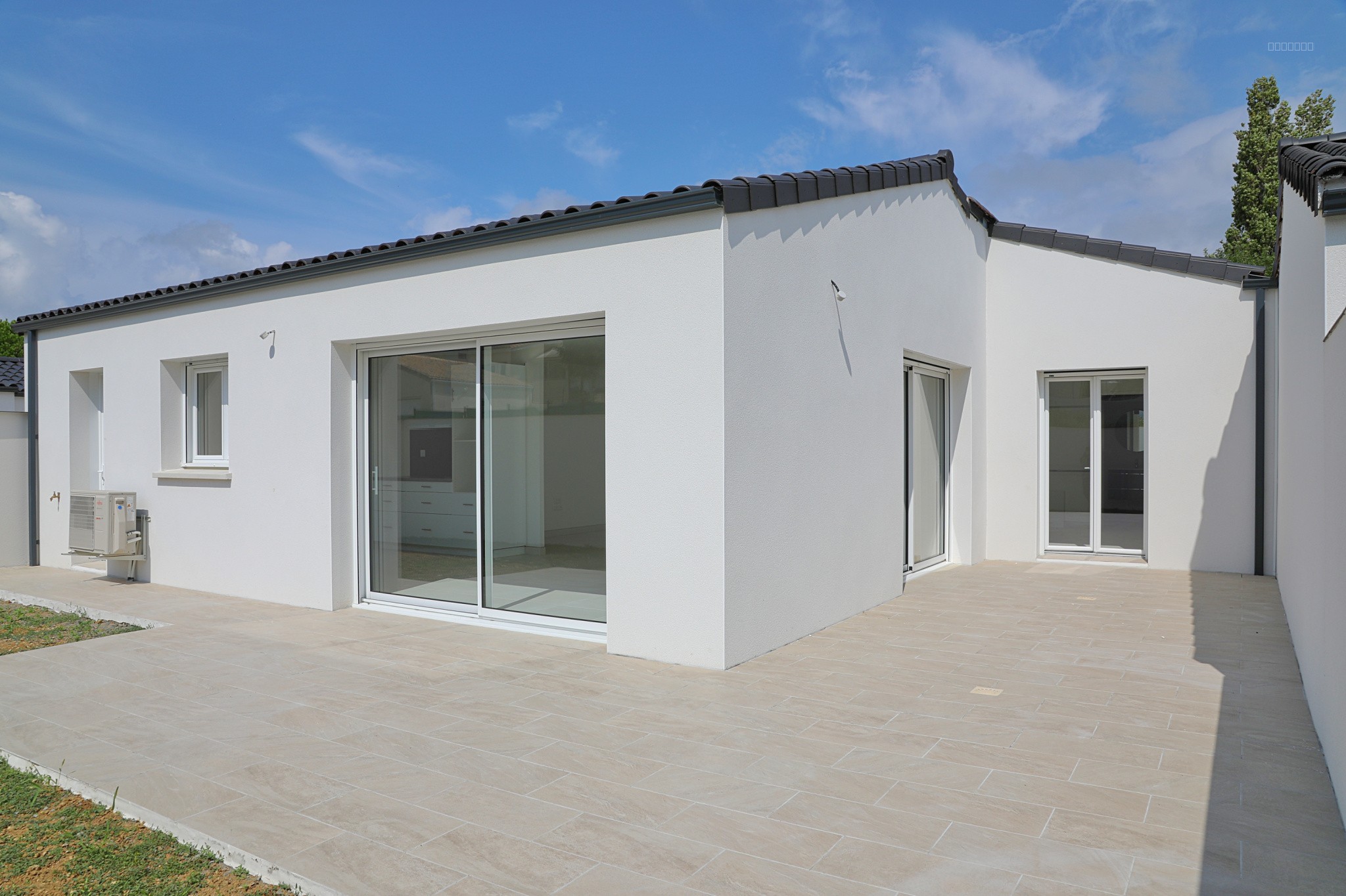 A VENDRE, maison neuve type 4, 105m2, garage, terrasse et jardin clos. (17) Vaux sur mer. — photo 15