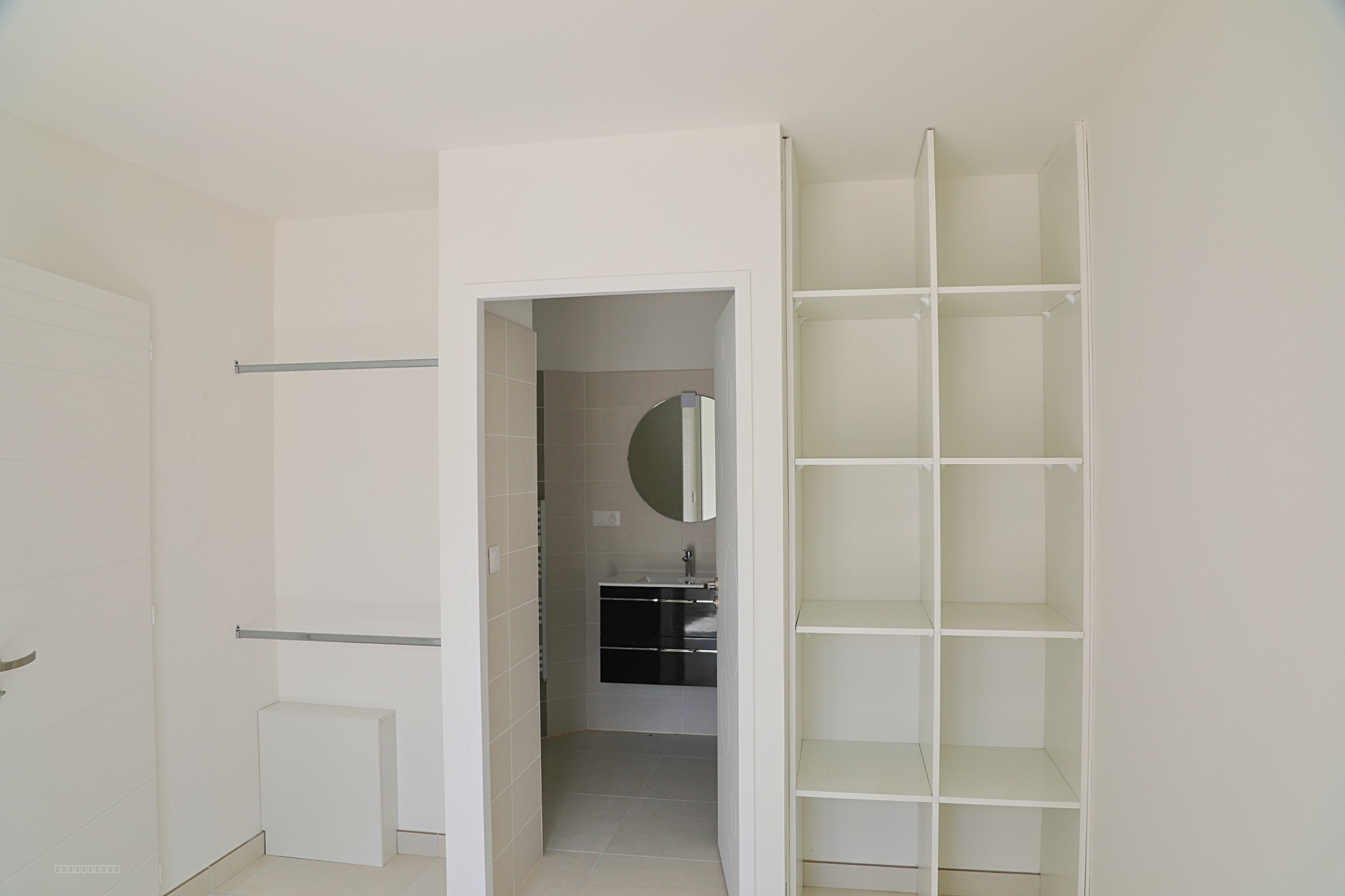 A VENDRE, maison neuve type 4, 105m2, garage, terrasse et jardin clos. (17) Vaux sur mer. — photo 8