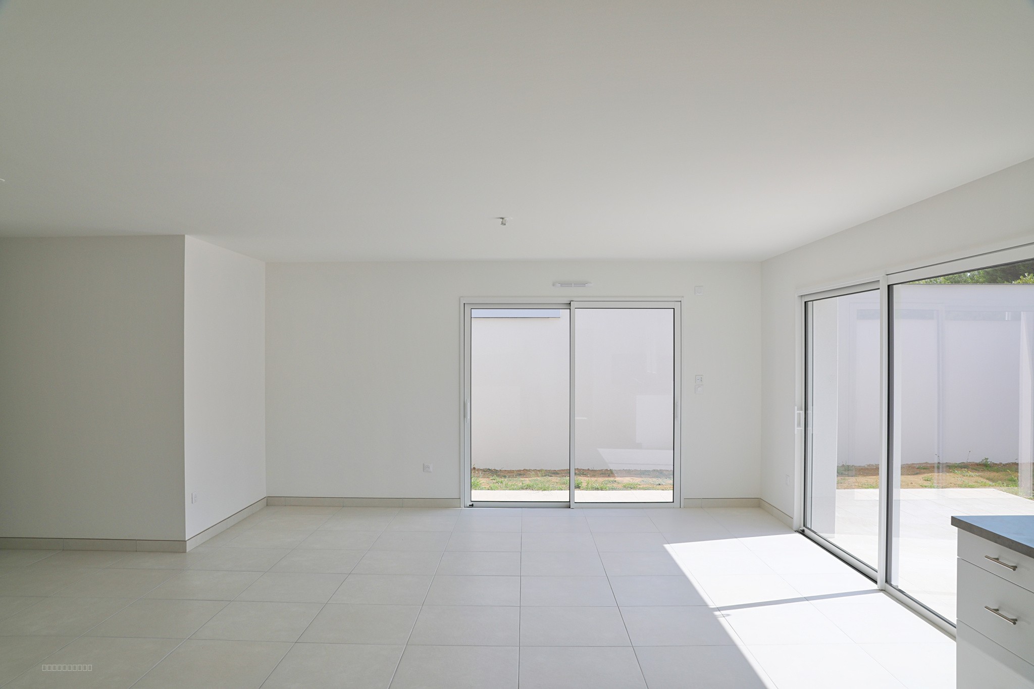 A VENDRE, maison neuve type 4 de 103m2 avec garage et jardin clos. (17) Vaux sur mer. — photo 2