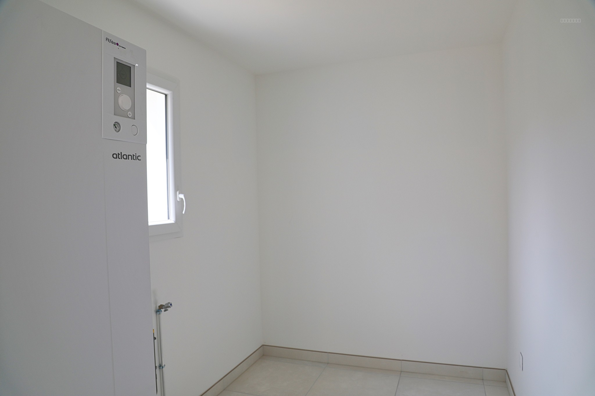 A VENDRE, maison neuve type 4 de 103m2 avec garage et jardin clos. (17) Vaux sur mer. — photo 13