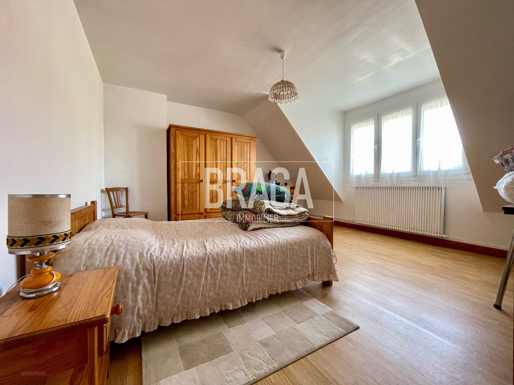 LE PORTEL CENTRE MAISON FAMILIALE A VENDRE 150M2 4 CHAMBRES JARDIN 5 GARAGES — photo 8