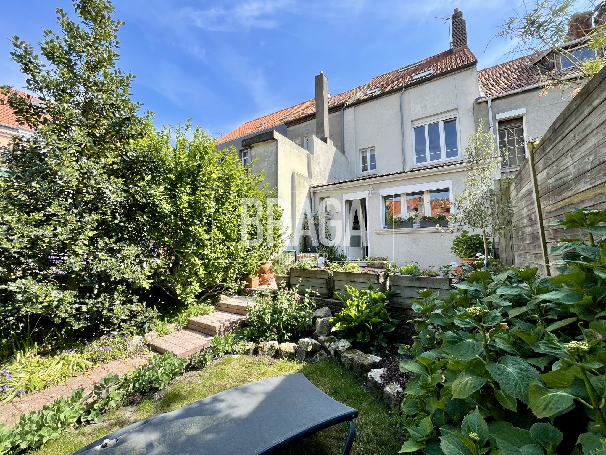 BOULOGNE SUR MER MAISON A VENDRE BREQUERECQUE CACHET 4 CHAMBRES BUREAU JARDIN — photo 2