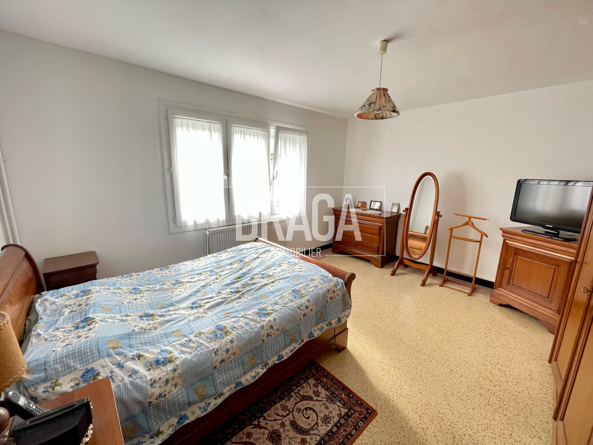 LE PORTEL CENTRE MAISON FAMILIALE A VENDRE 150M2 4 CHAMBRES JARDIN 5 GARAGES — photo 9