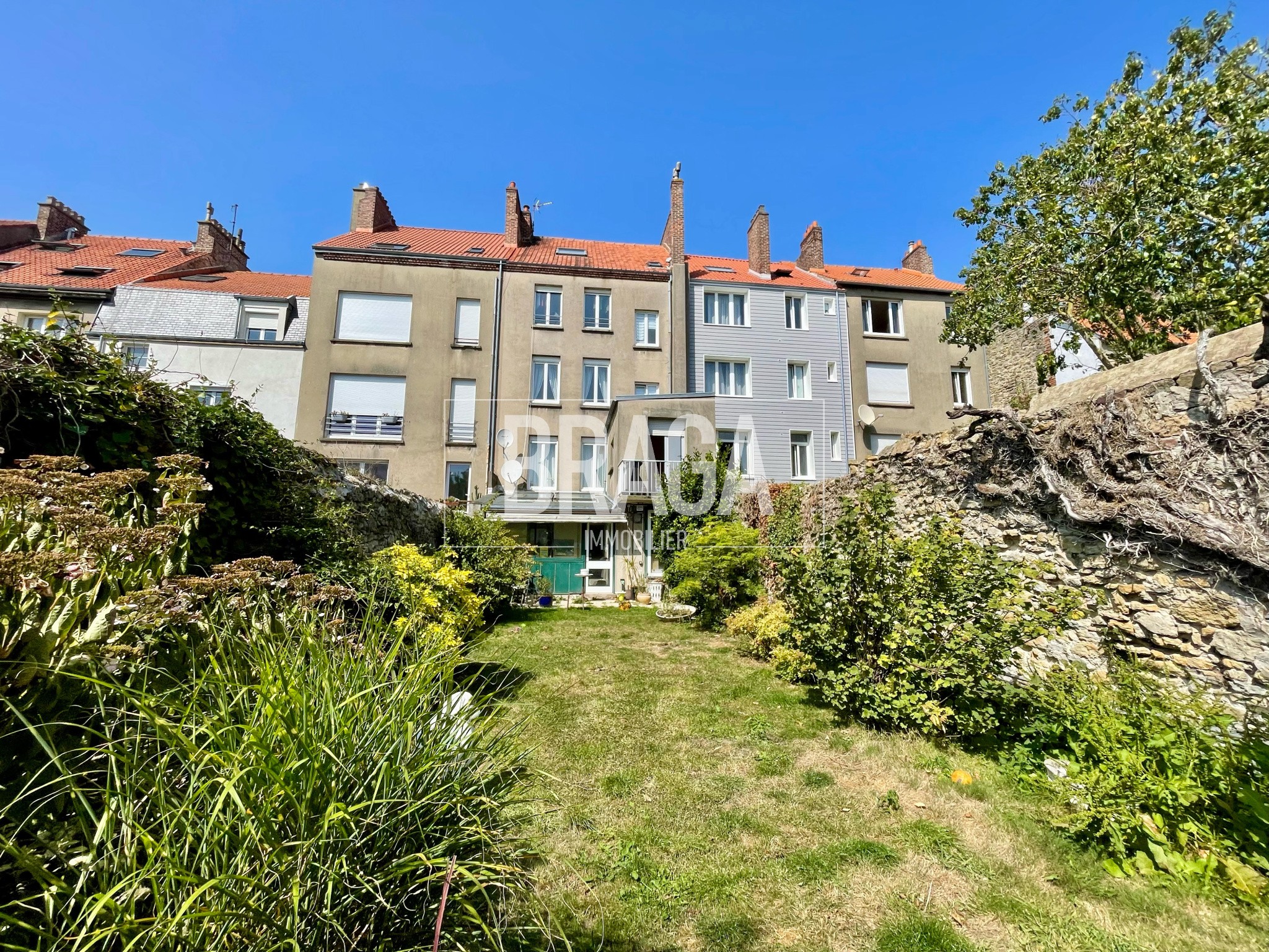 BOULOGNE SUR MER SECTEUR DU DERNIER SOU MAISON DE CARACTERE A VENDRE 5 CHAMBRES JARDIN — photo 2
