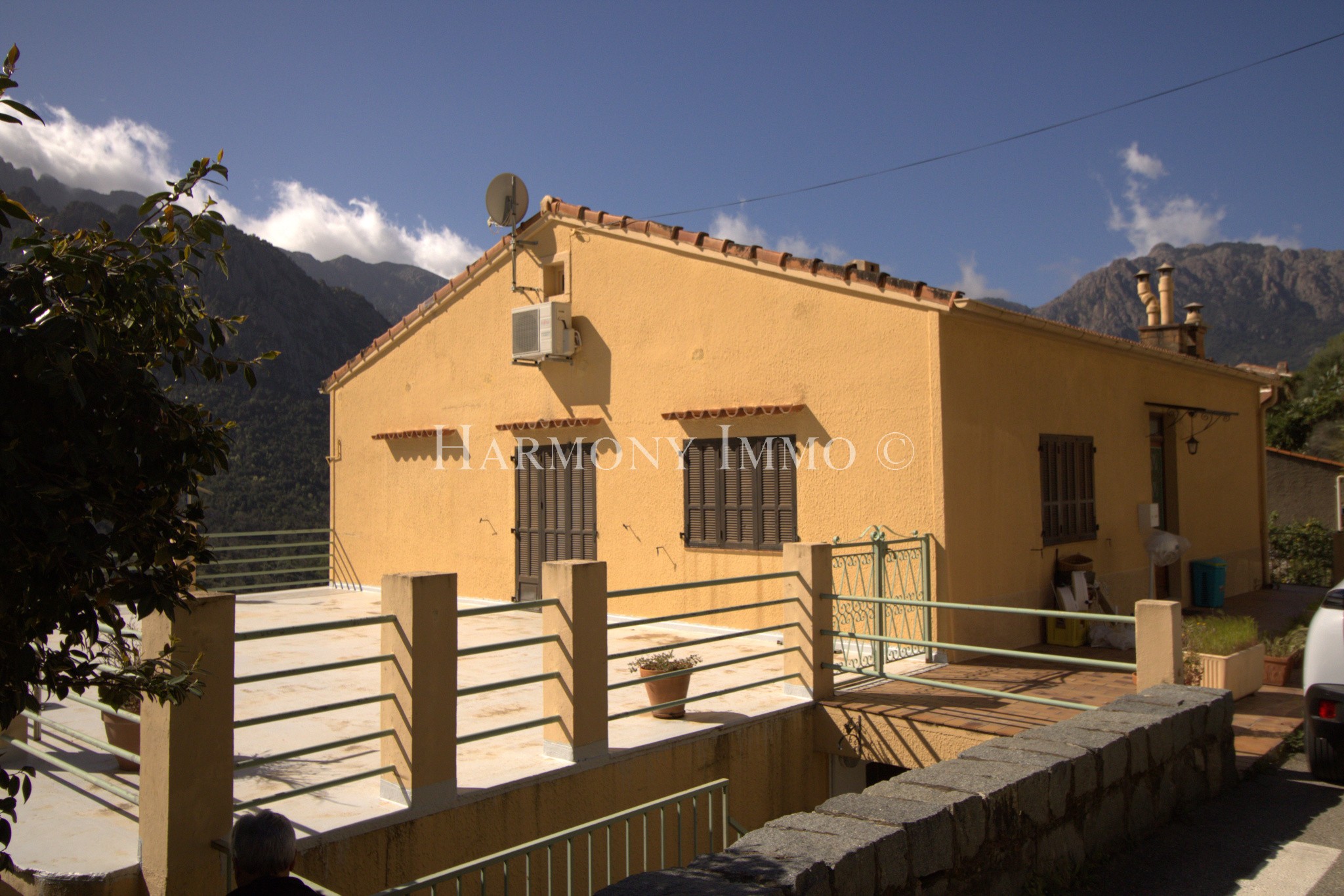 Exclusivité : Immeuble — photo 2