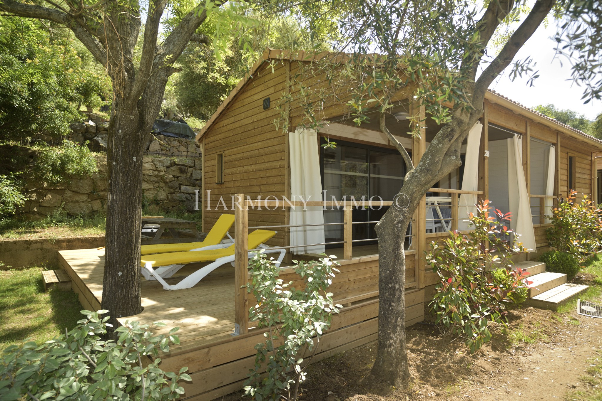 Murs et Fonds, Hotel de Plein air Corse cote Ouest — photo 11