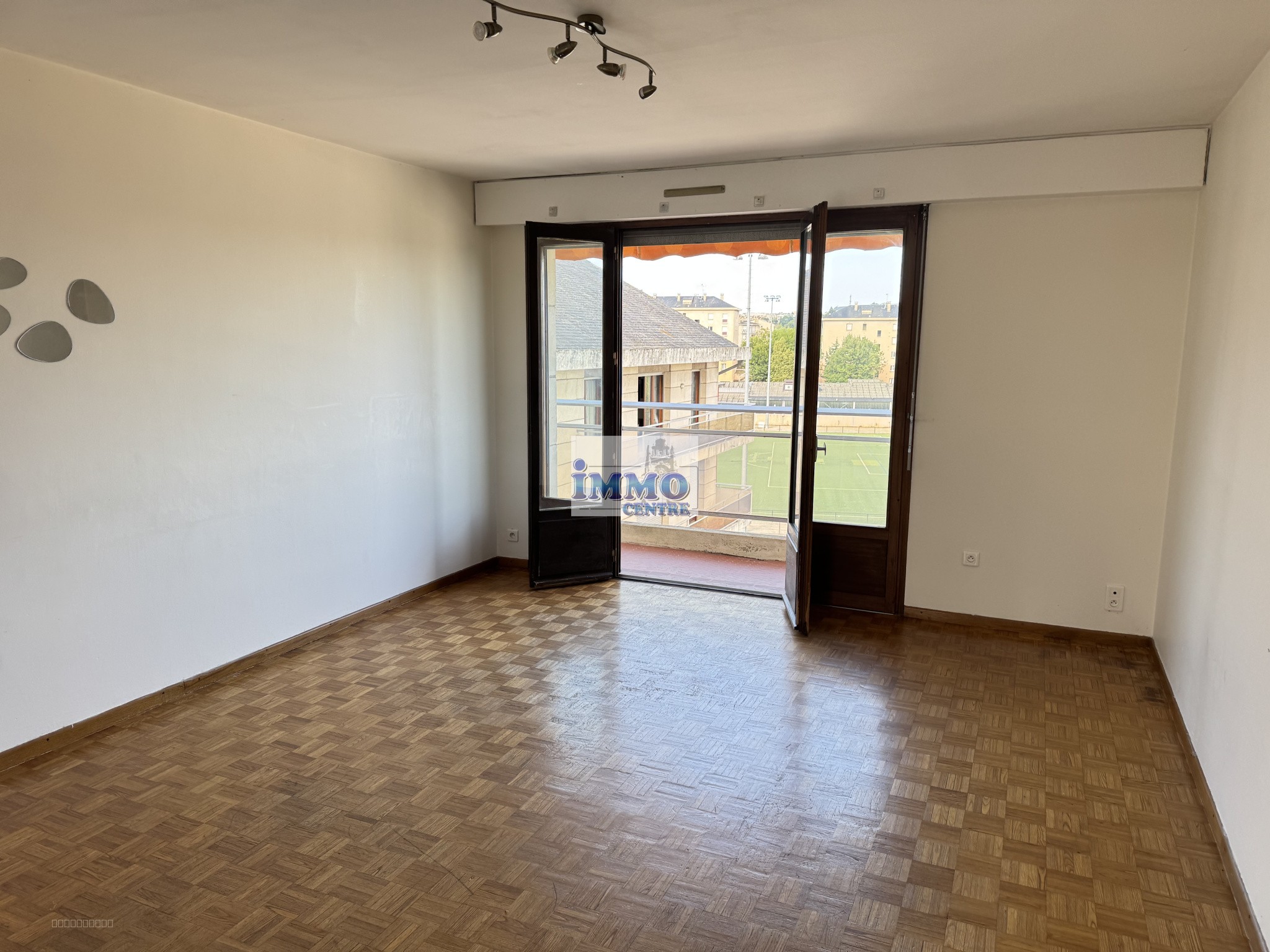 Appartement type 3 avec balcons cave parking intérieur — photo 4