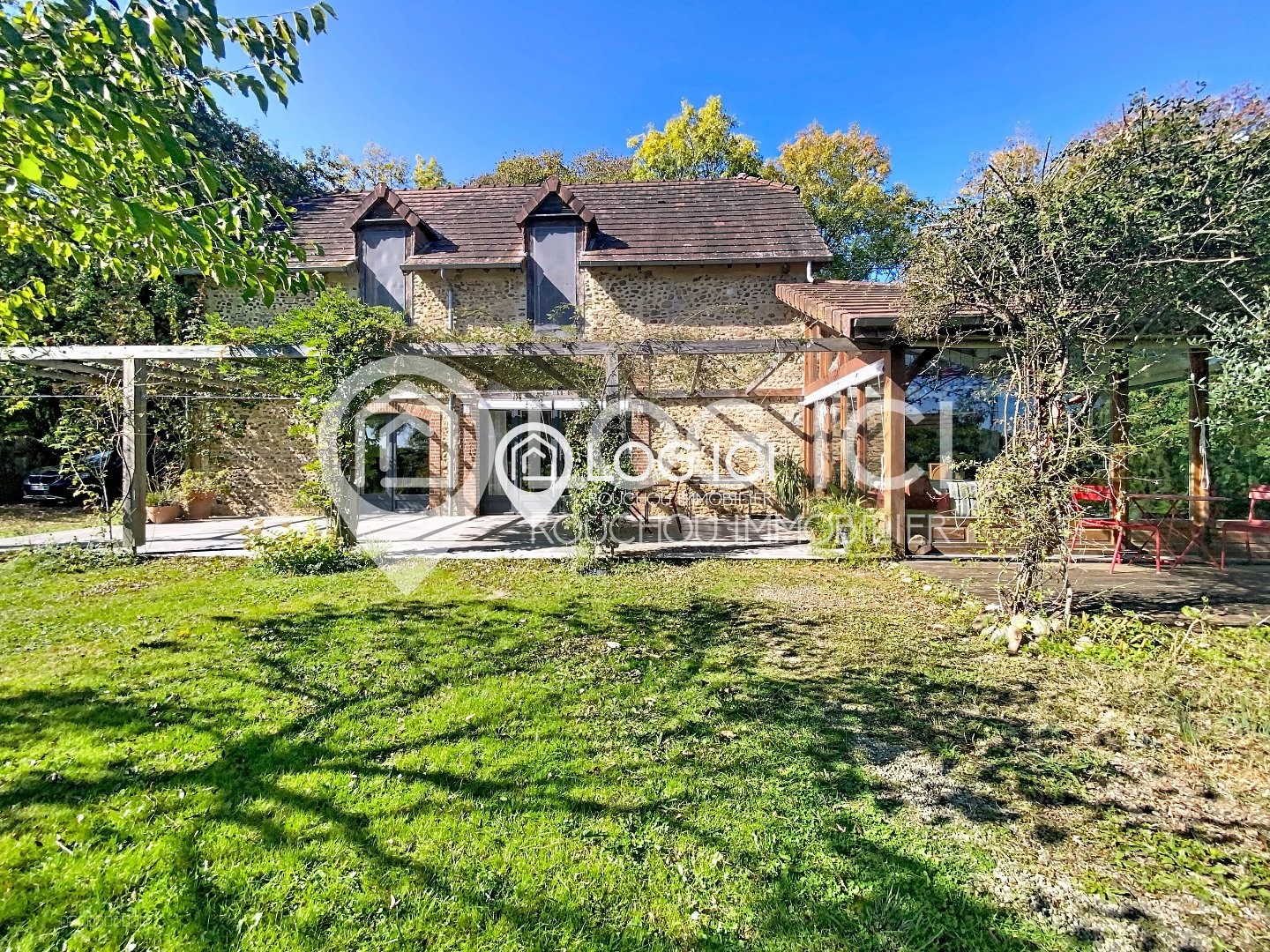 Maison béarnaise rénovée avec gîte et piscine au cœur de 2 hectares de nature — photo 4