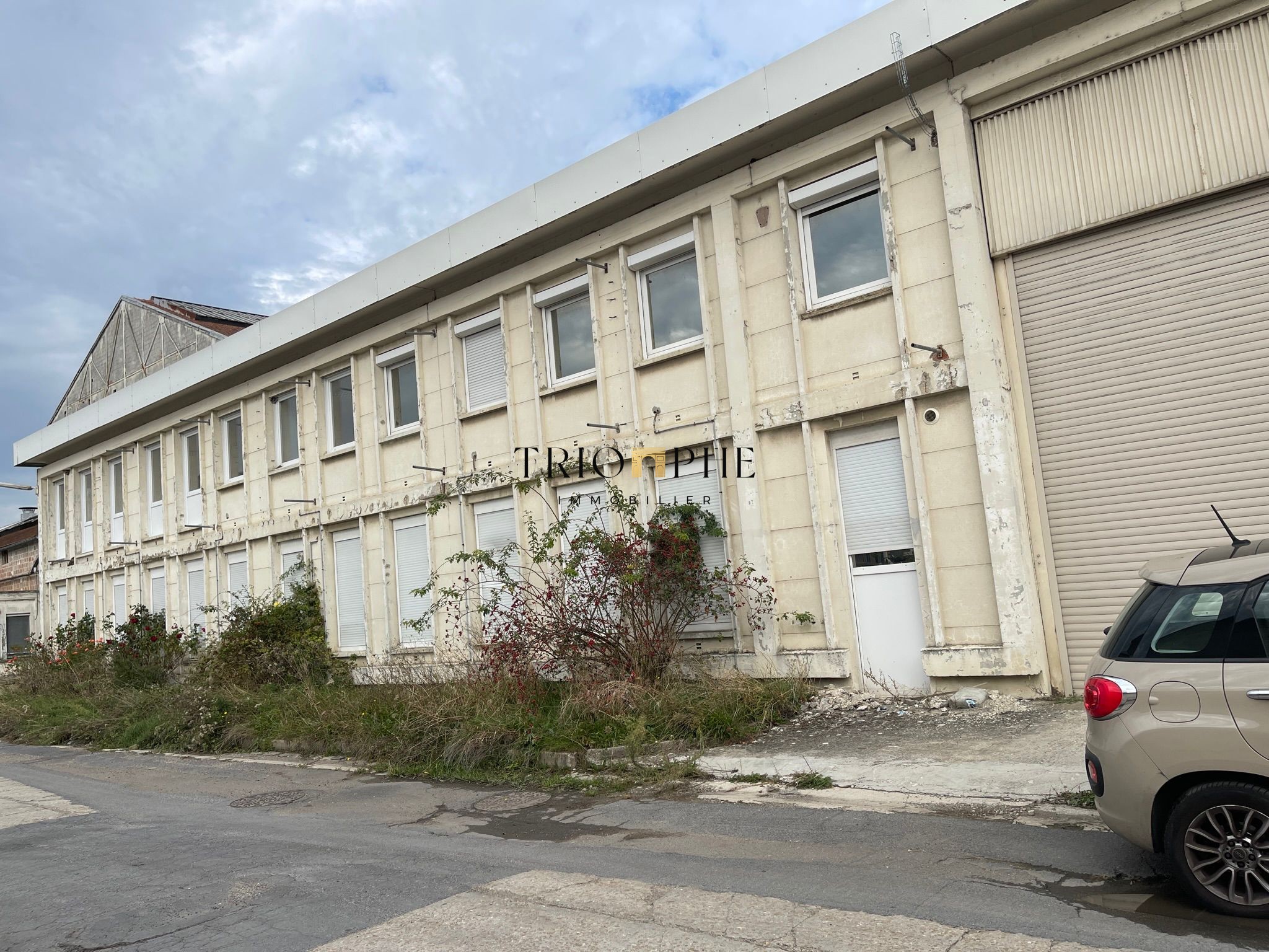 Local industriel 3 760m2 — photo 3